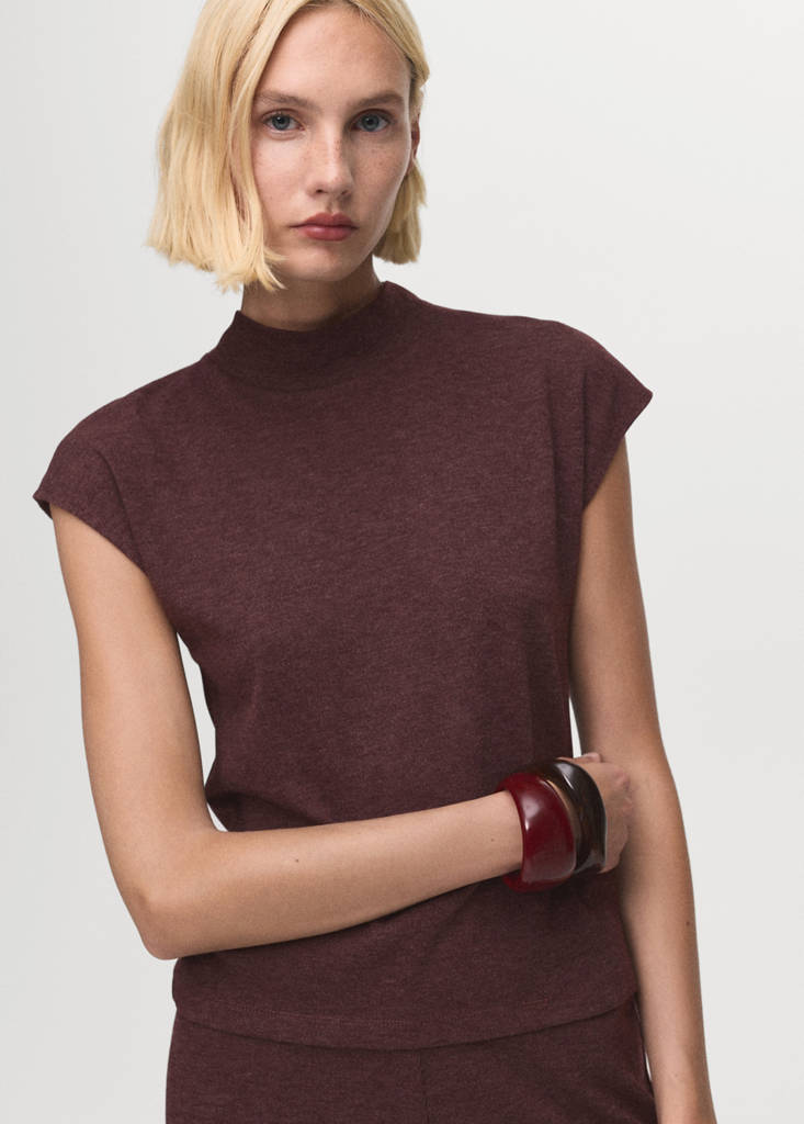 High collar T-shirt