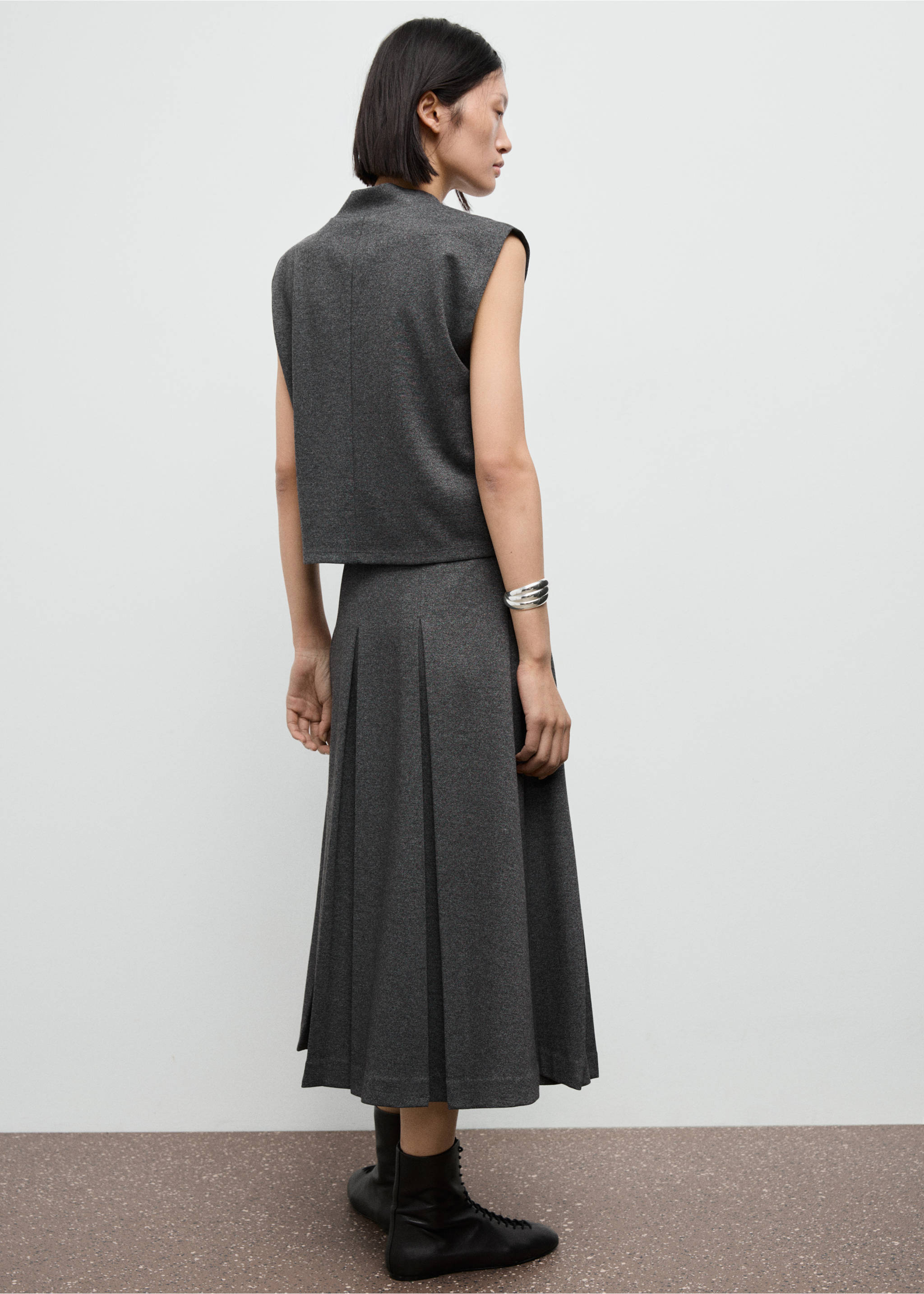 Pleated A-line skirt - Reverse of the article, Grey. Ref: 17085817-00.