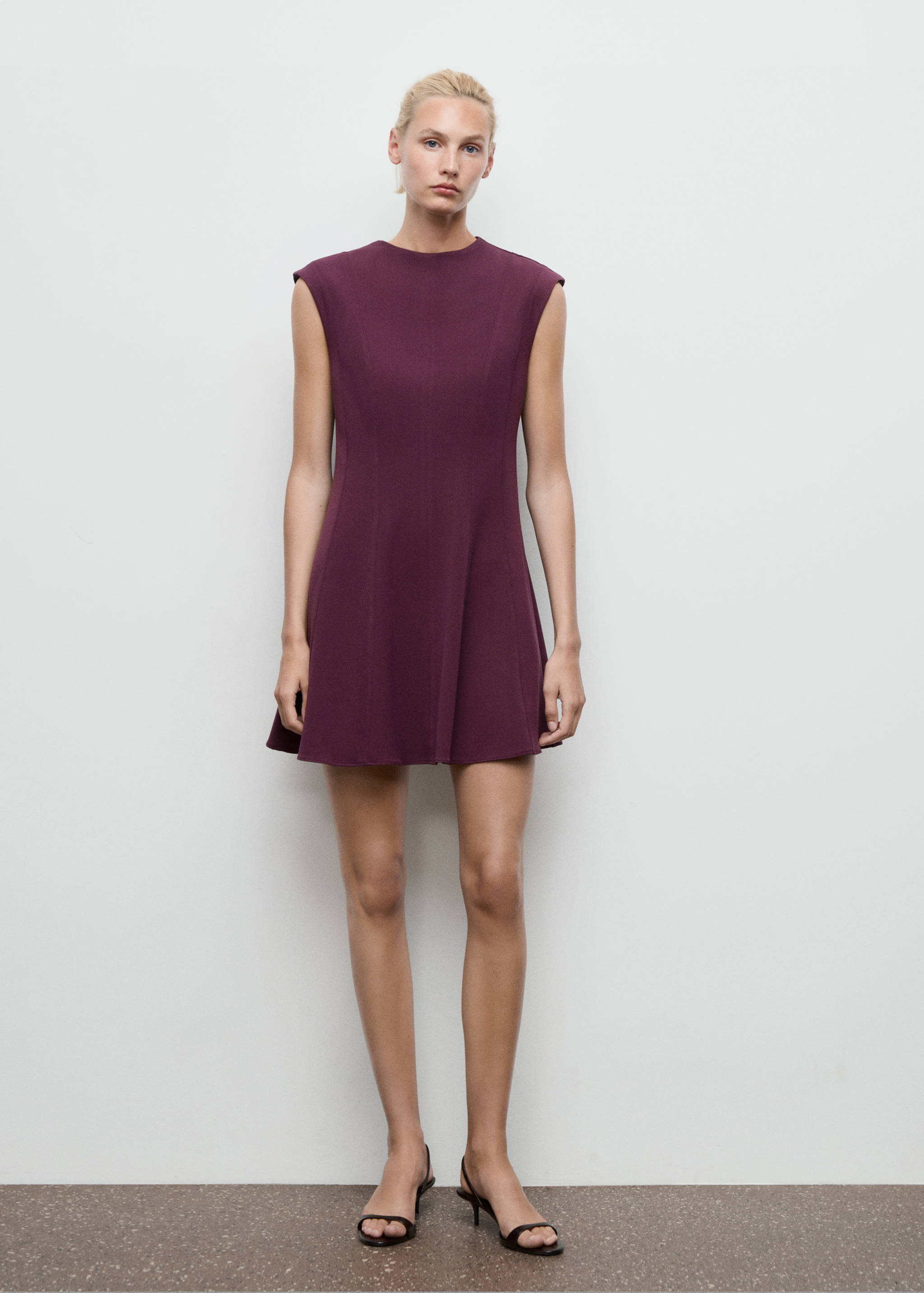A-line dress with seams - General plane