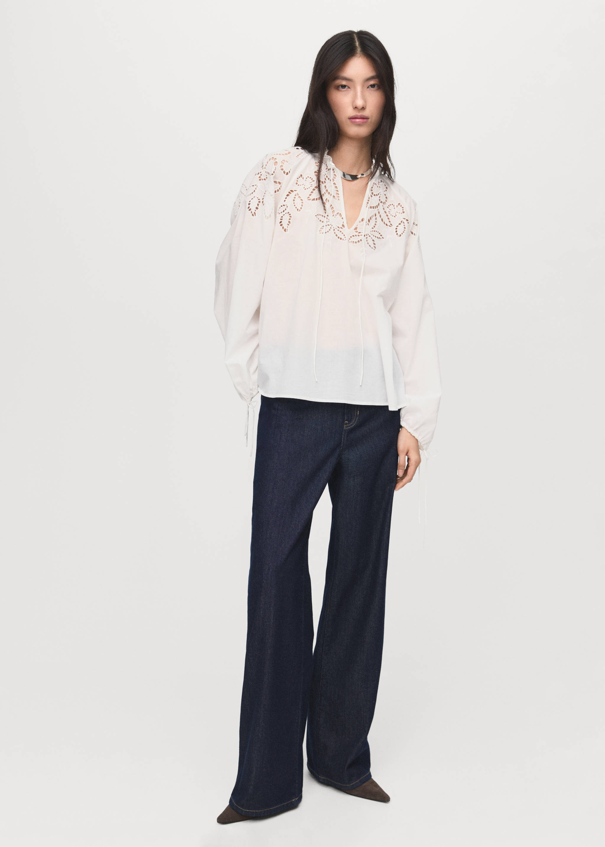 Embroidered blouse with bows - General plane