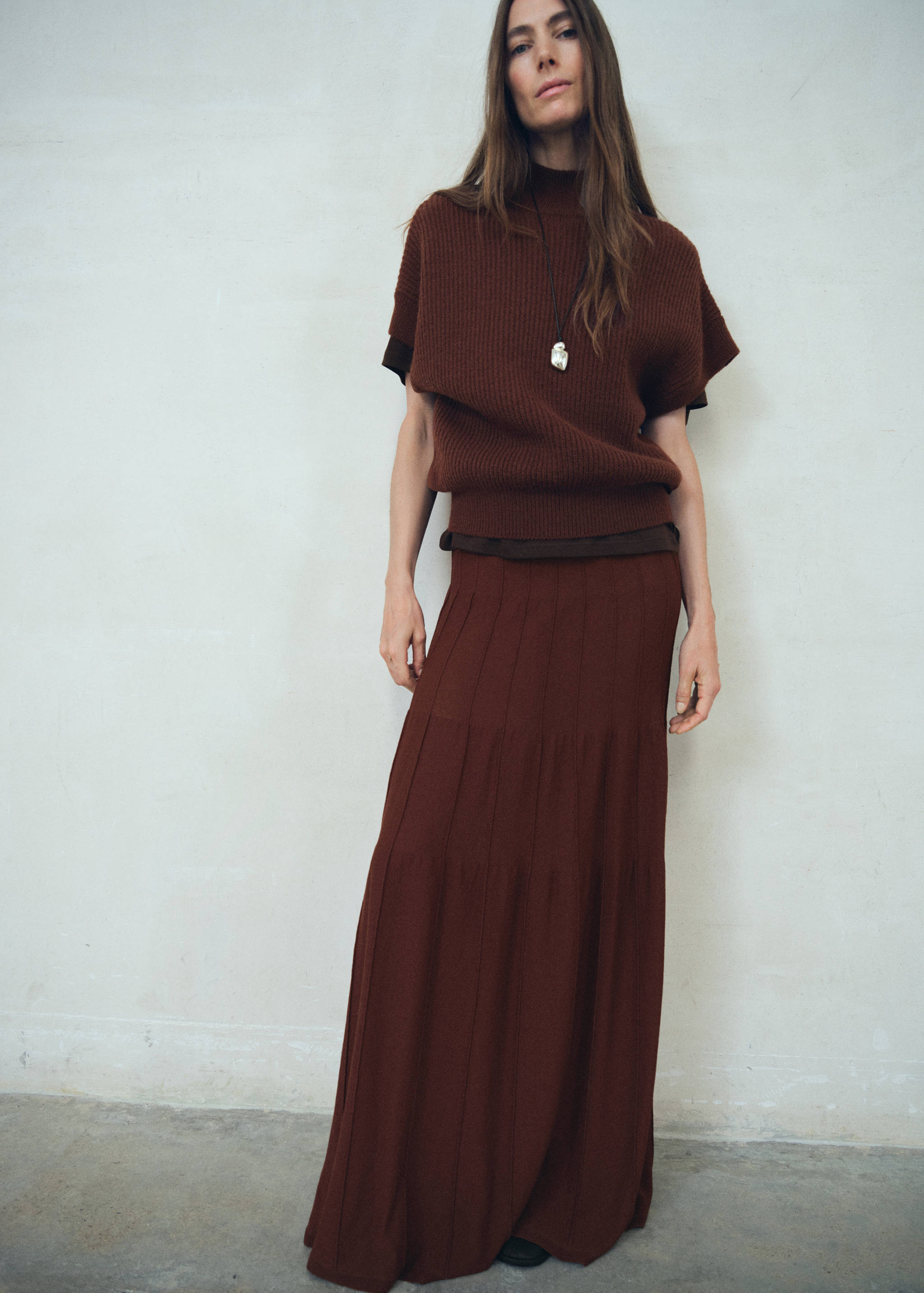 Knitted long skirt with seam detail - General plane