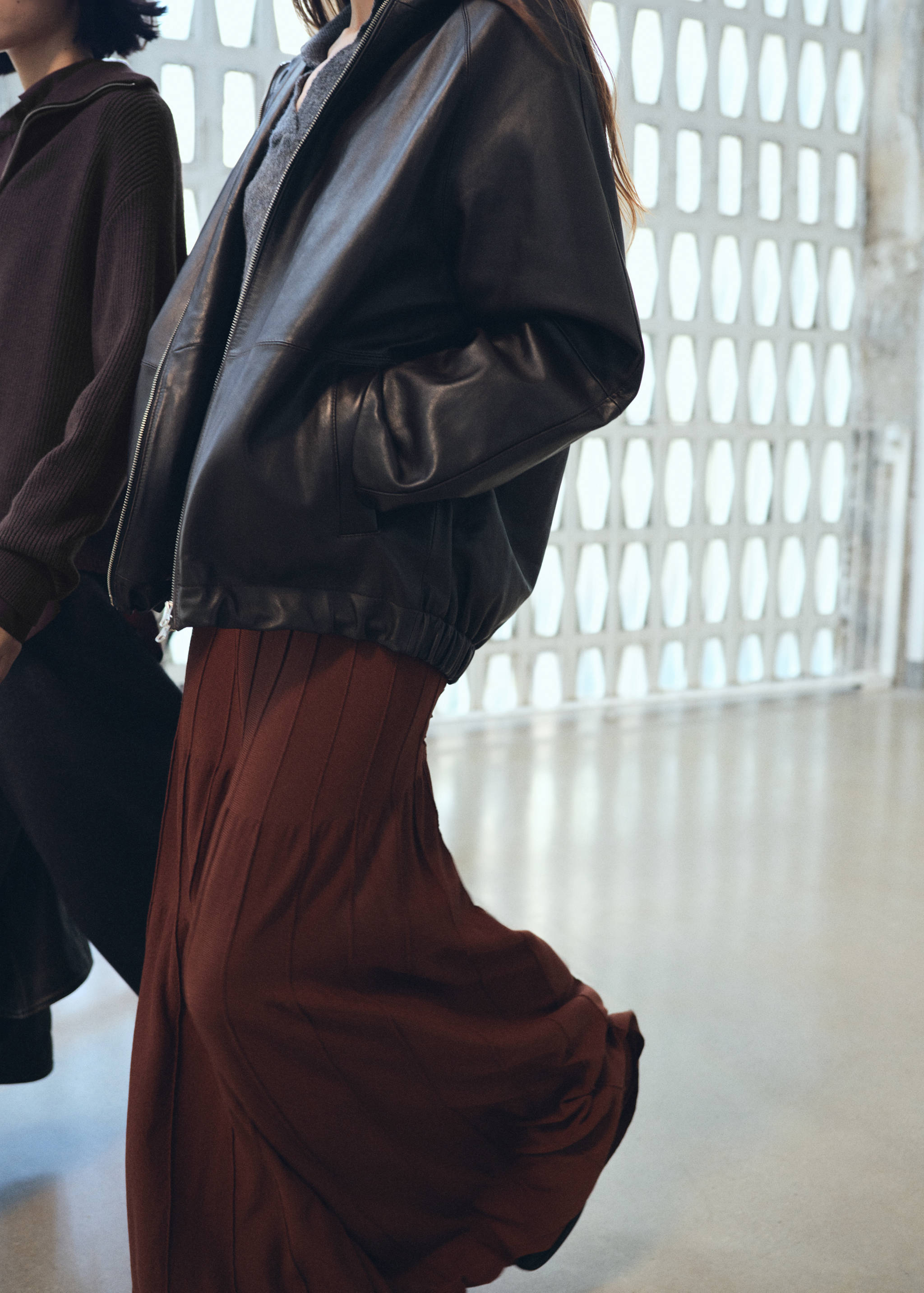 Knitted long skirt with seam detail - Details of the article 6