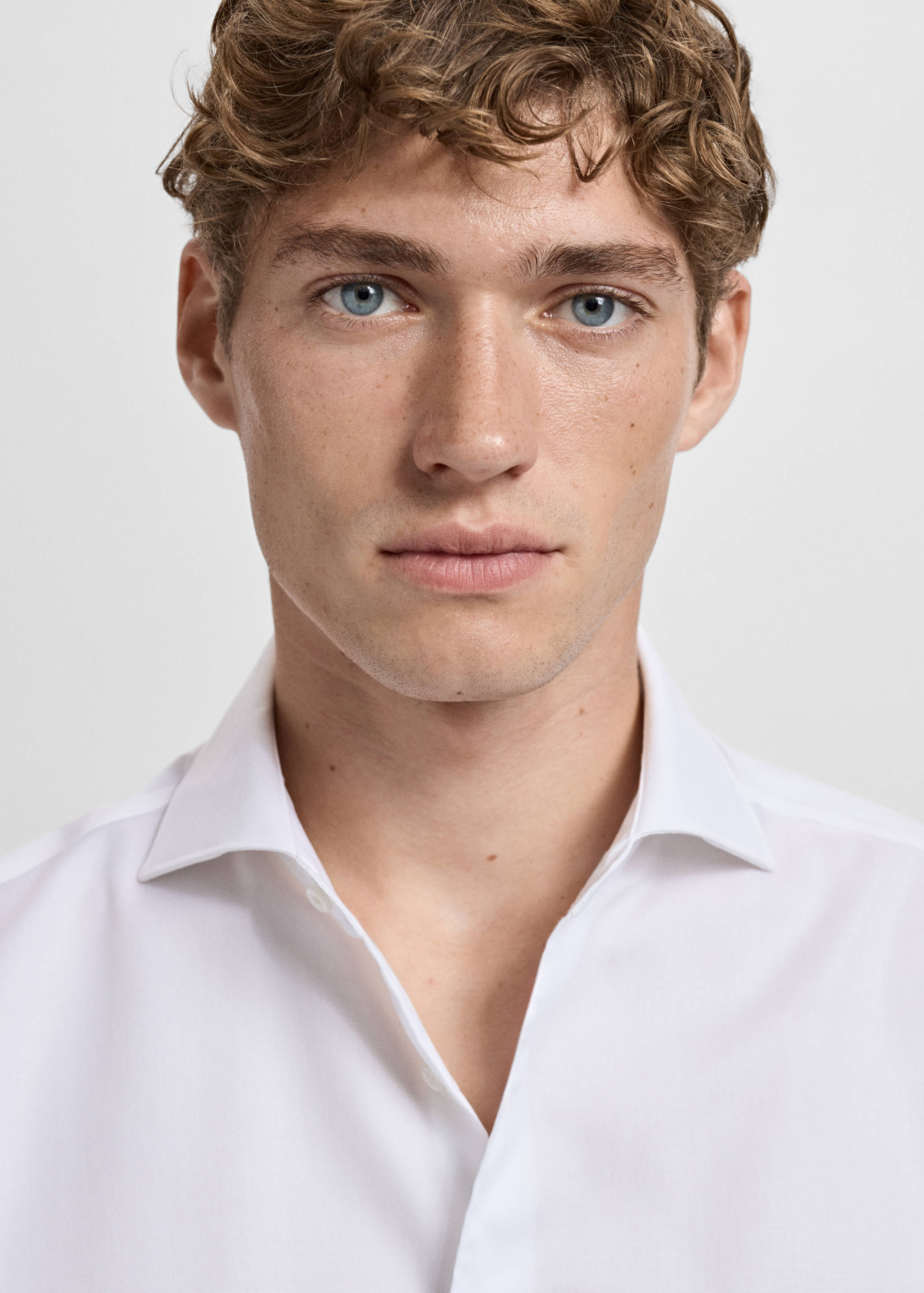 100% cotton slim-fit formal shirt - Details of the article 1