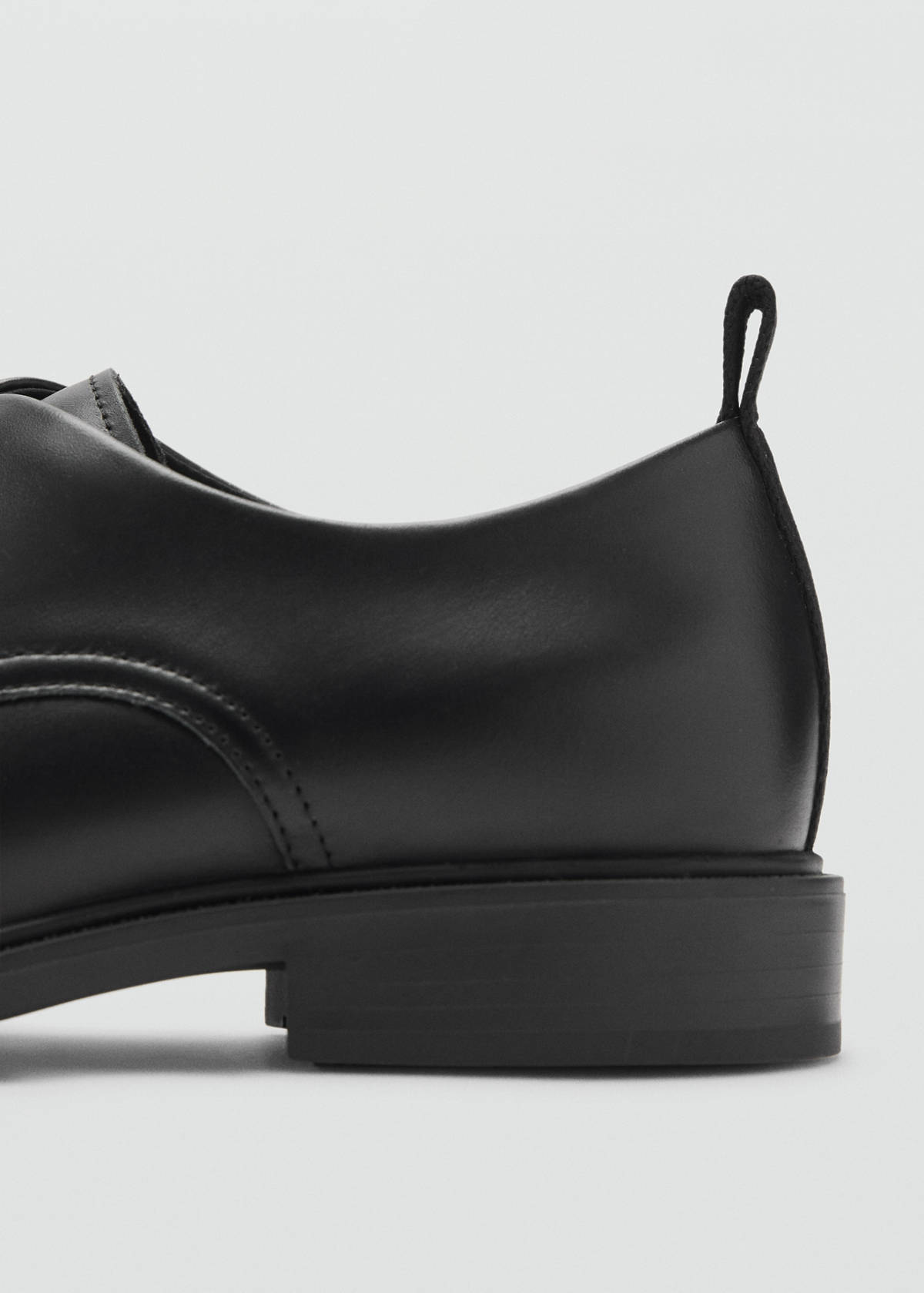 Oxford style leather shoe — Black