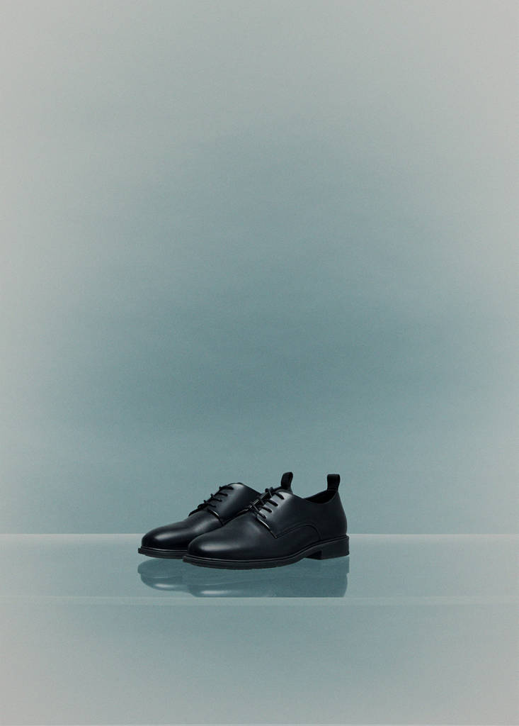 Oxford style leather shoe — Black