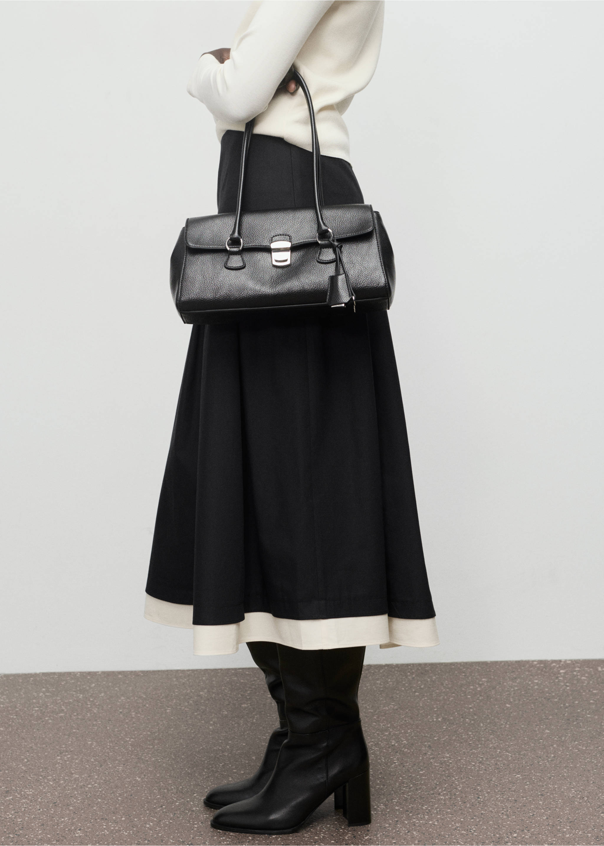 Combined pleated skirt - Medium plane, Black. Ref: 17086001-00.