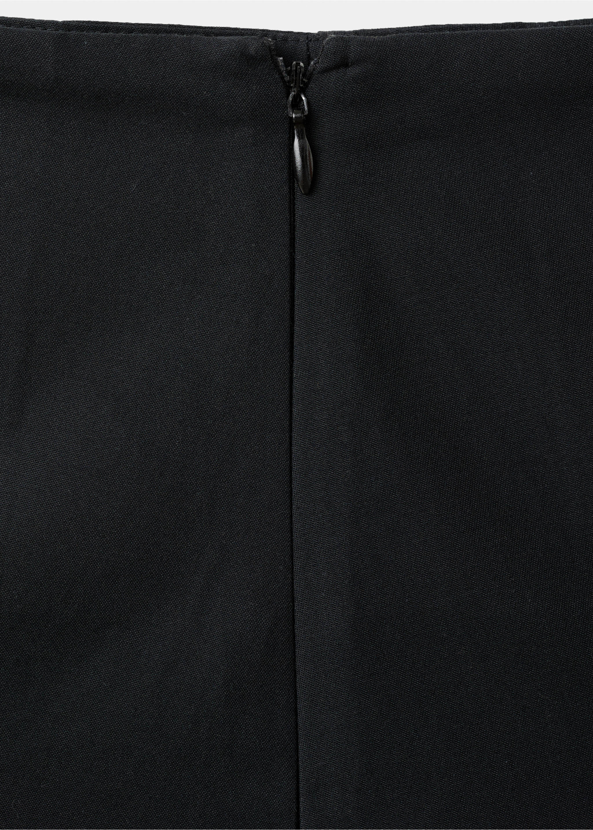 Combined pleated skirt - Details of the article 8, Black. Ref: 17086001-00.