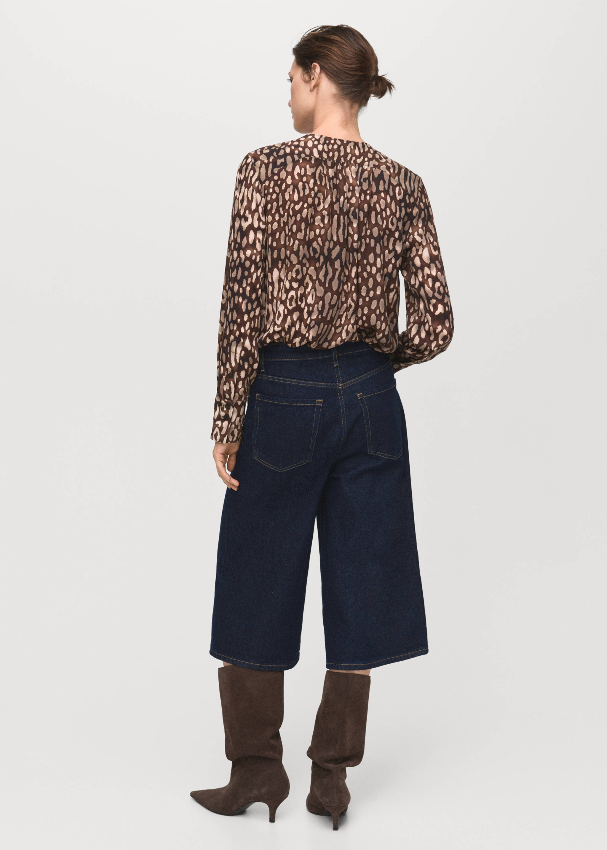Satin leopard-print blouse with bow - Reverse of the article