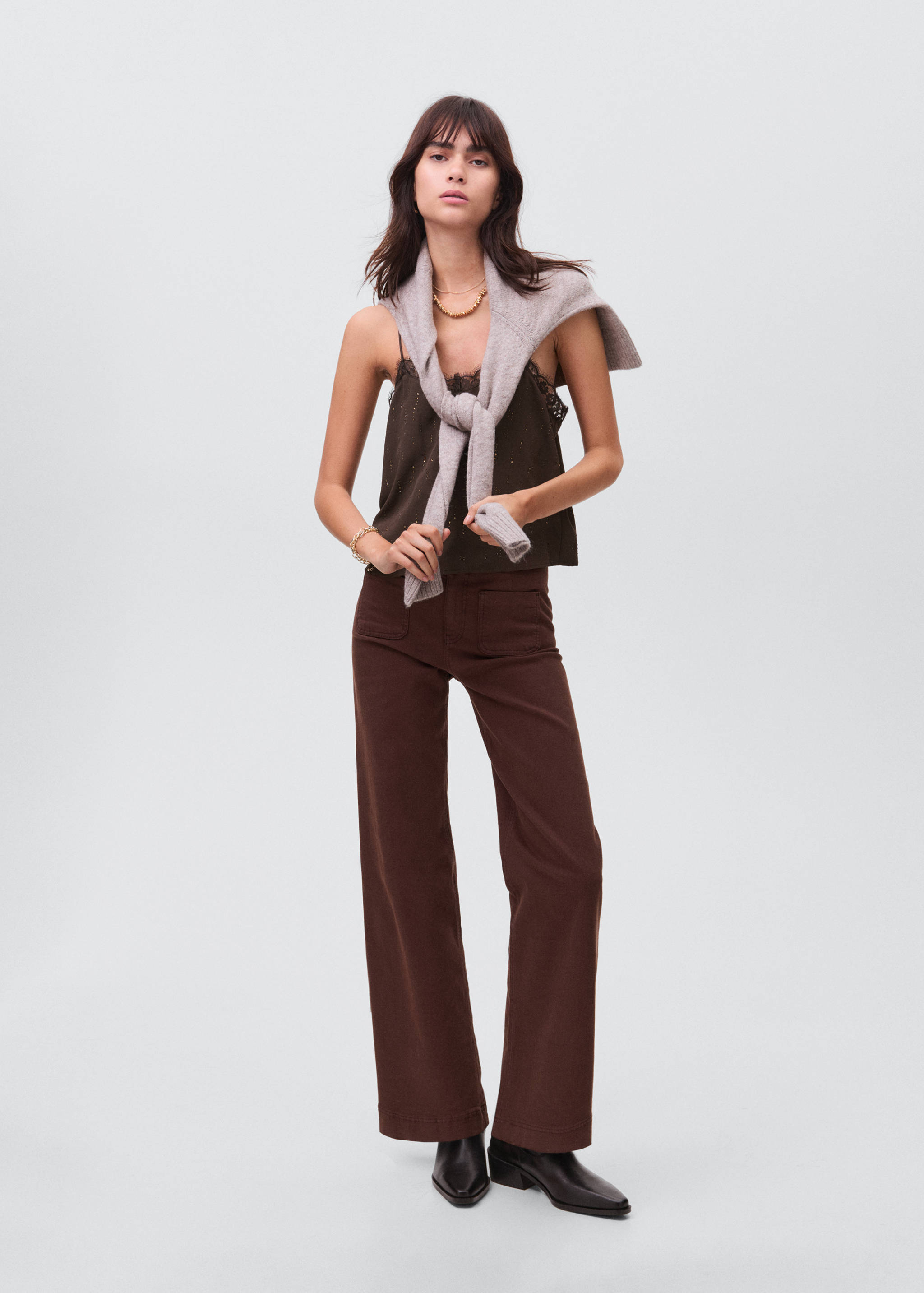 Top com estilo de lingerie com contas - Plano geral