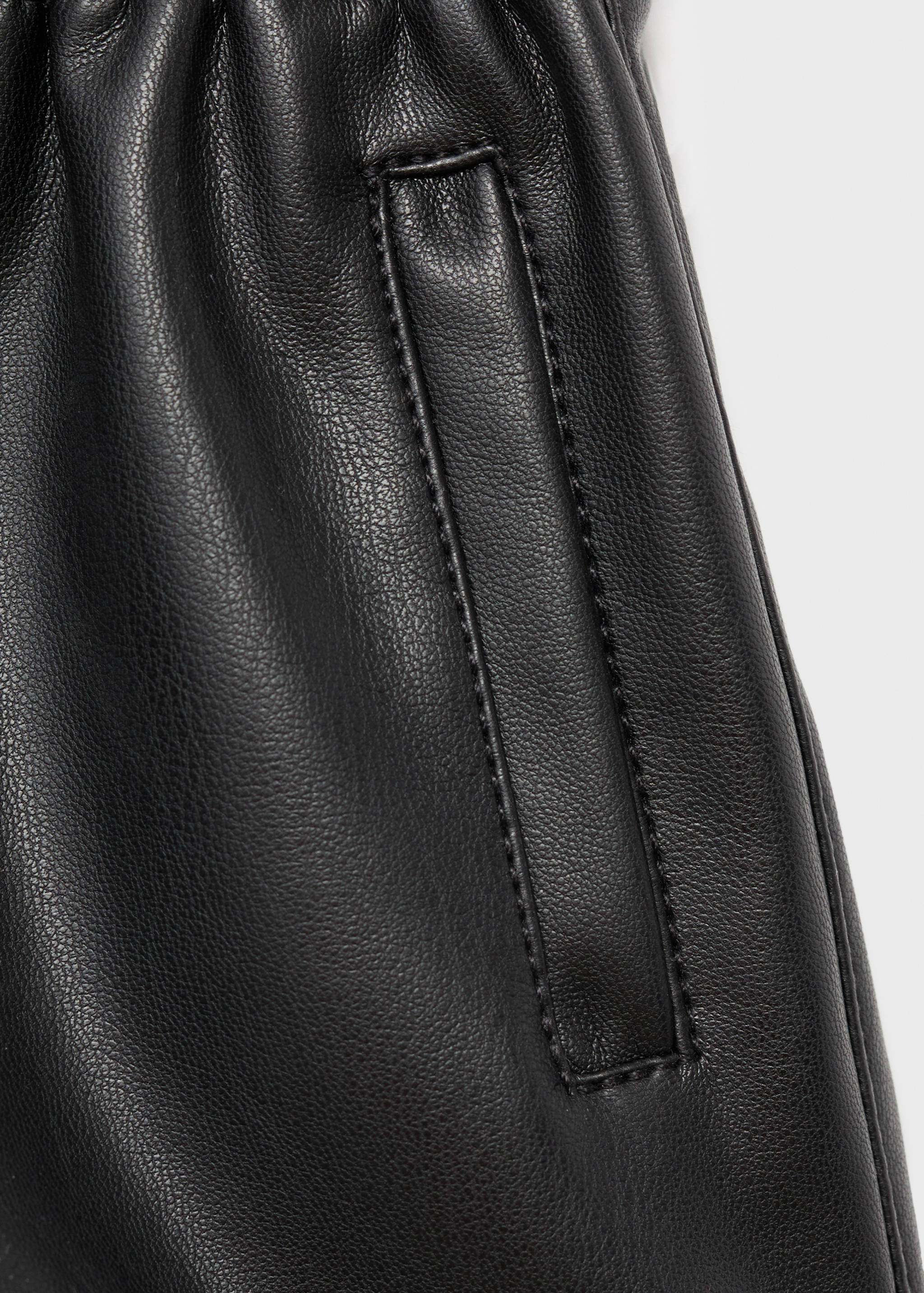 Faux-leather shorts - Details of the article 8