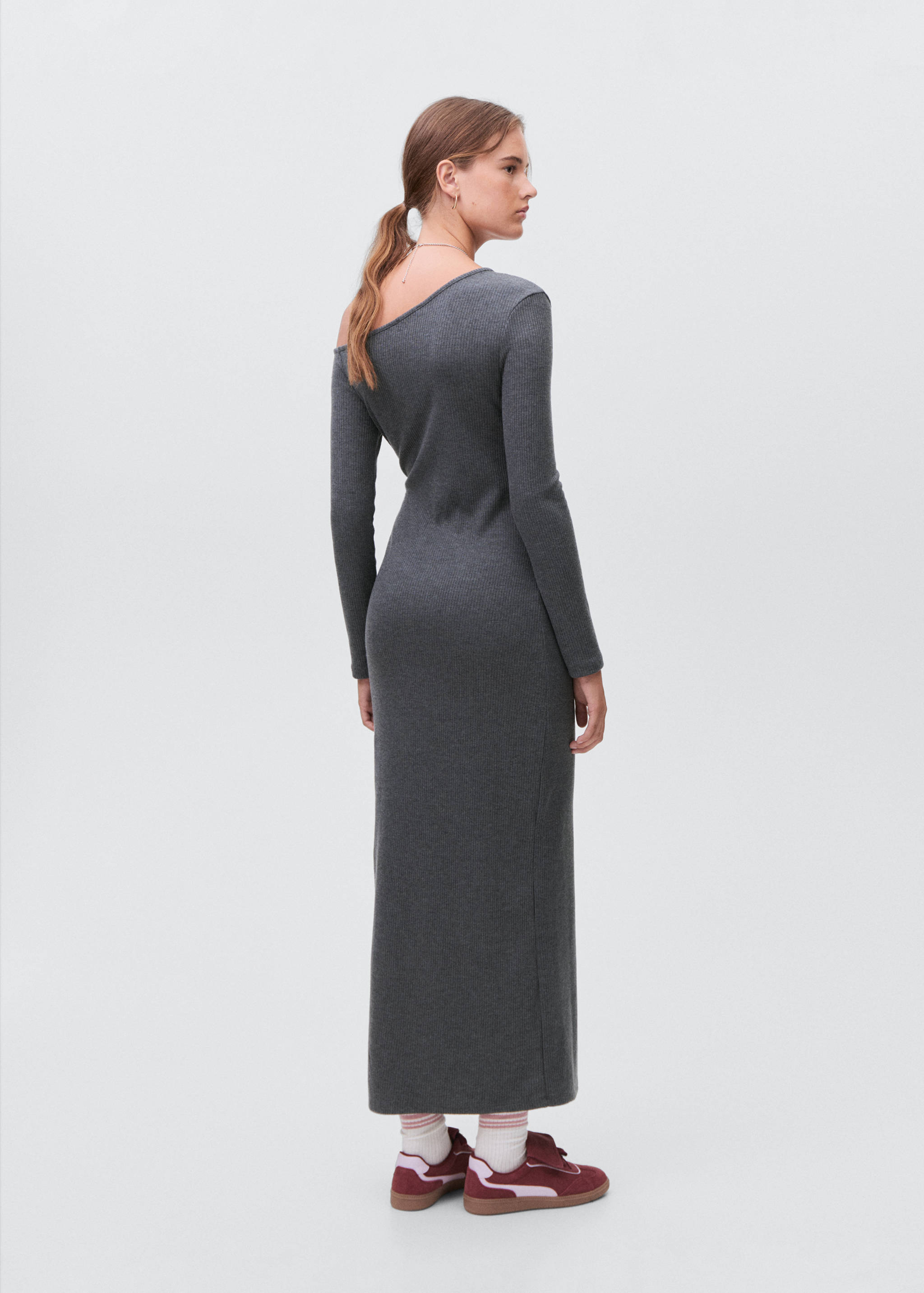 Long dress with cut-out - Reverse of the article