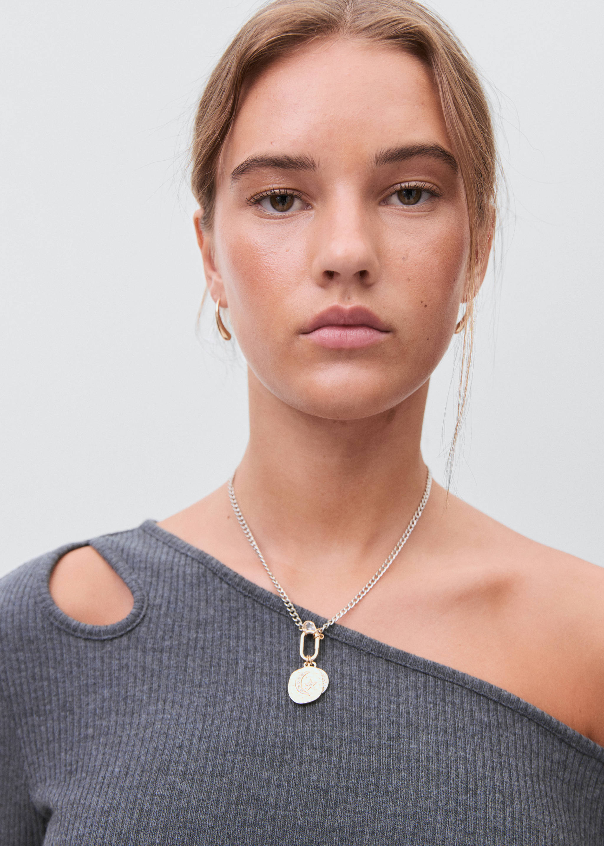 Long dress with cut-out - Details of the article 1