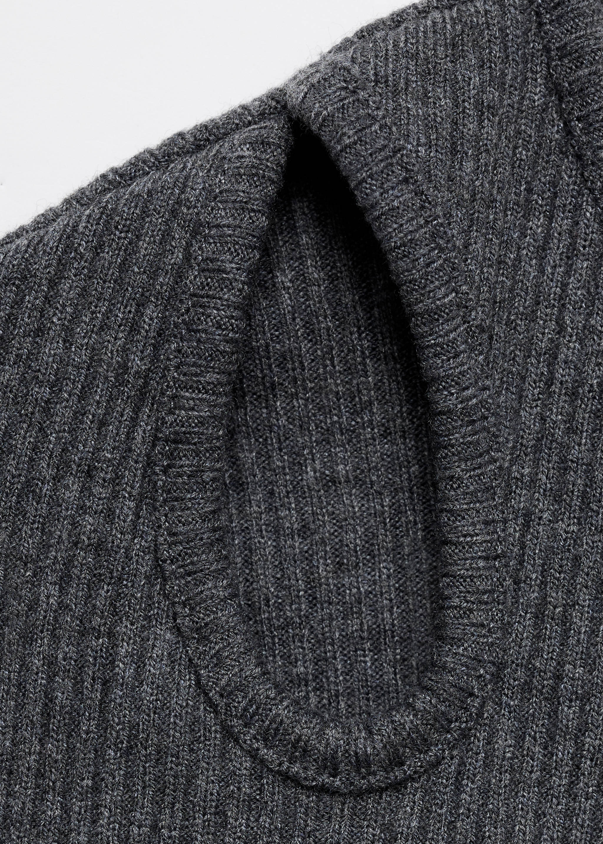 Long dress with cut-out - Details of the article 0