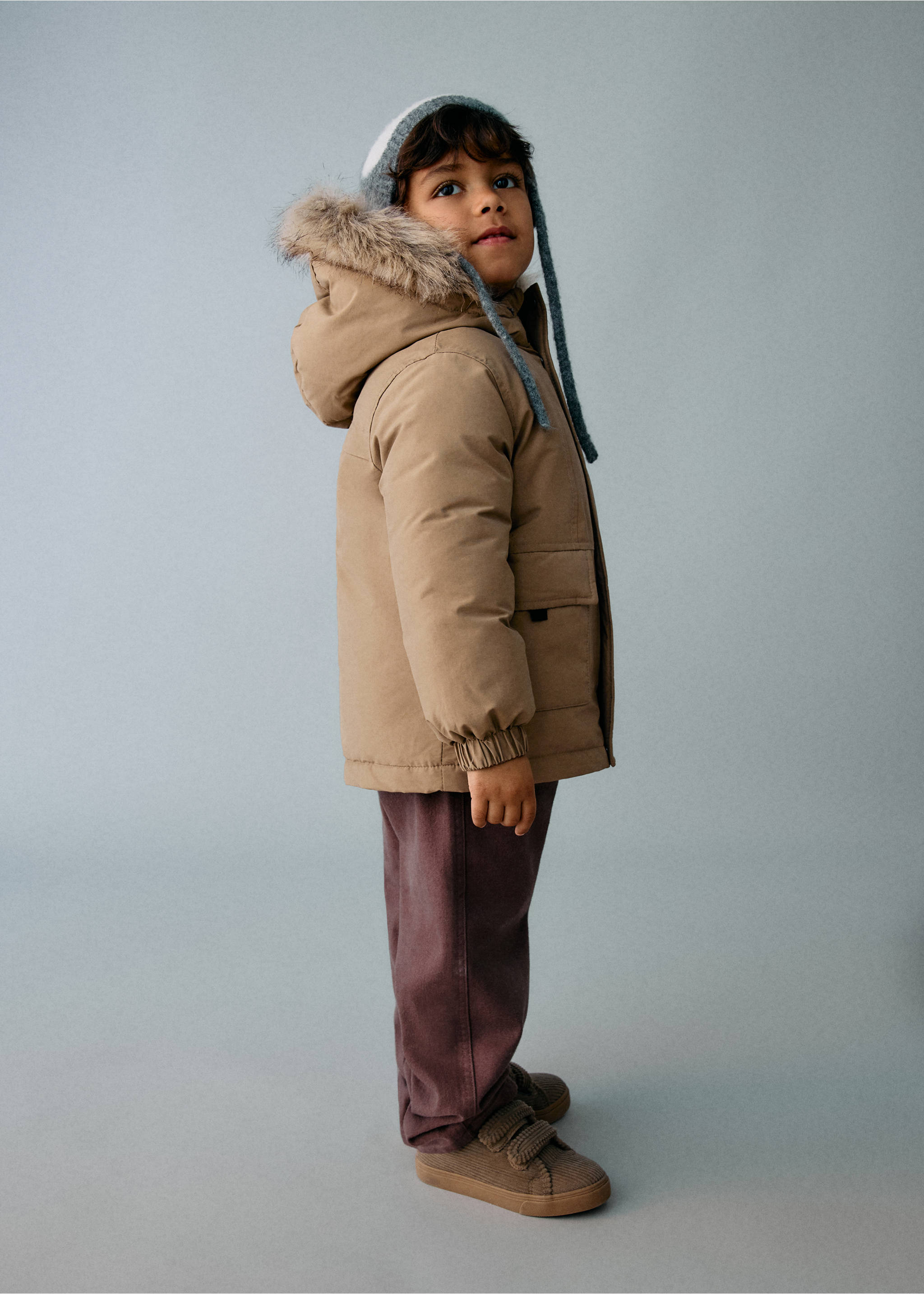 Anorak capucha pelo - Plano general, Caramelo. Ref: 17086342-00.