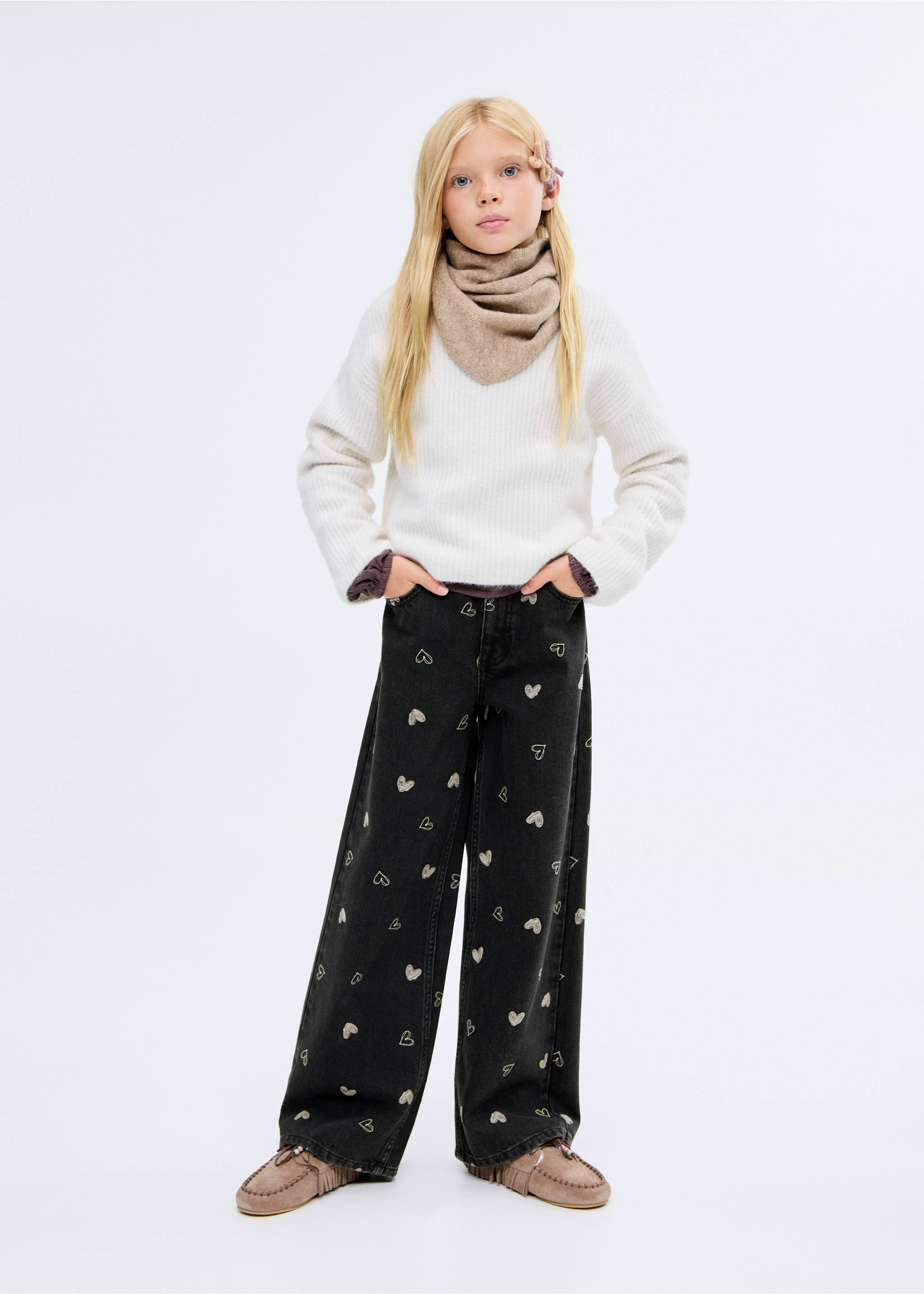 Jeans with embroidered heart - General plane, Black denim. Ref: 17086725-00.
