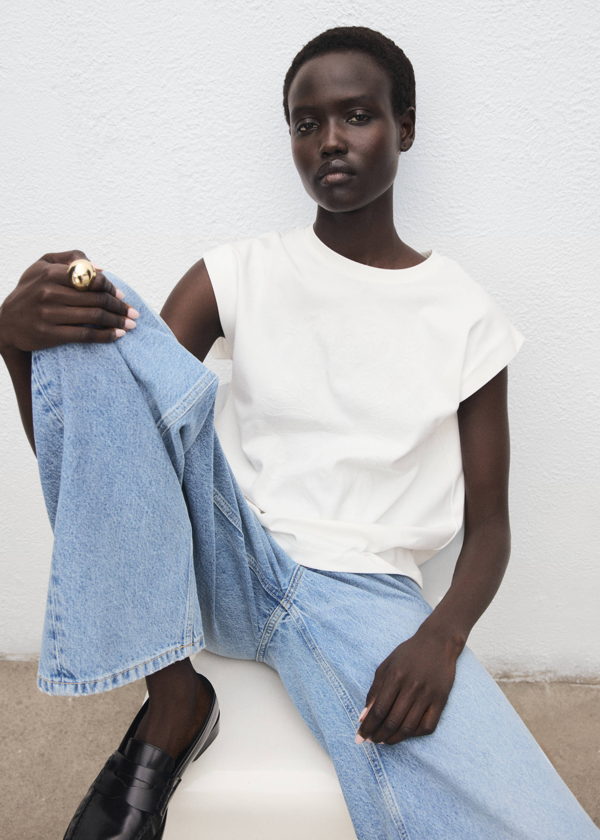 Cotton sleeveless t-shirt - Details of the article 2
