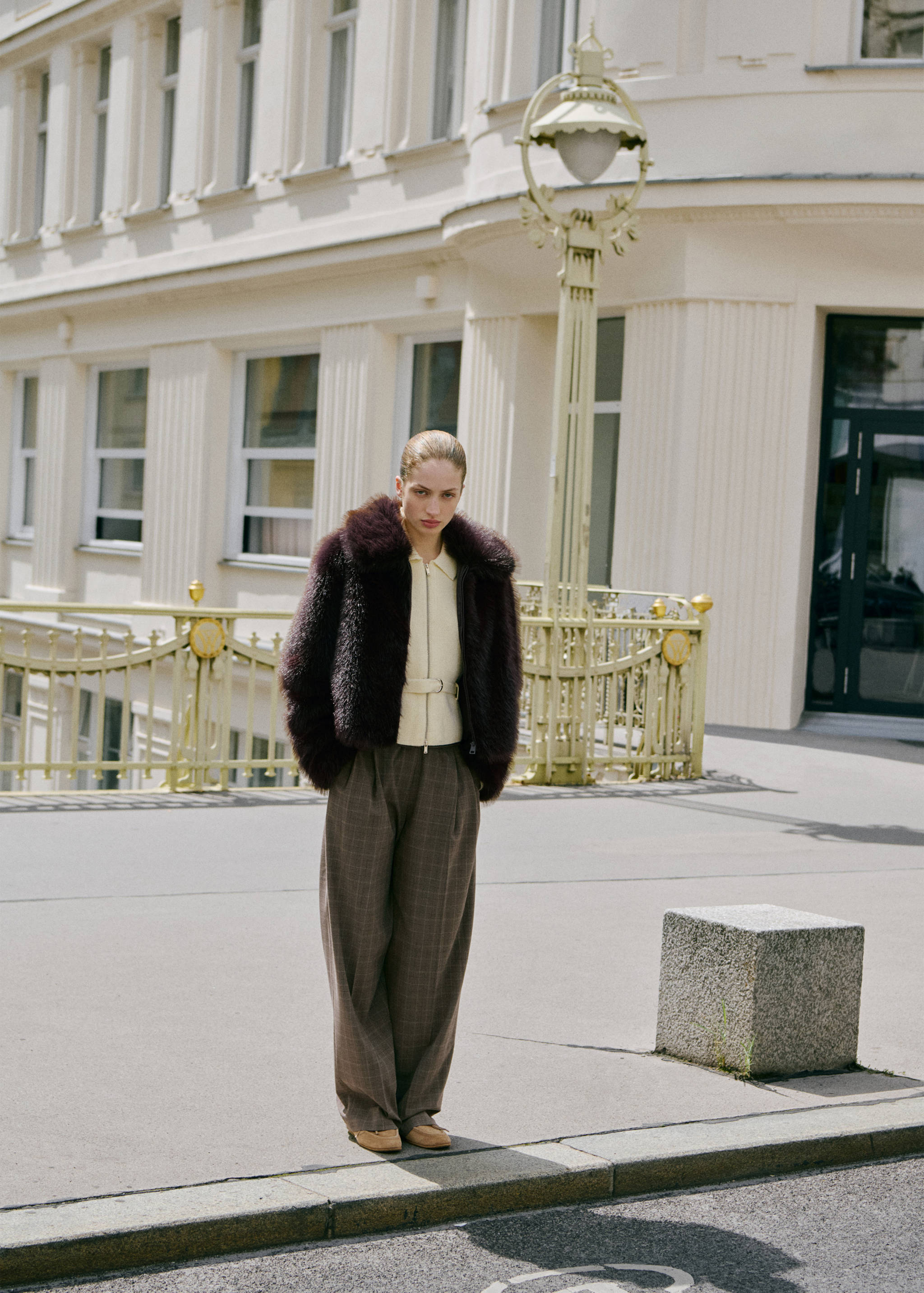 Faux-fur jacket with zip - Details of the article 1