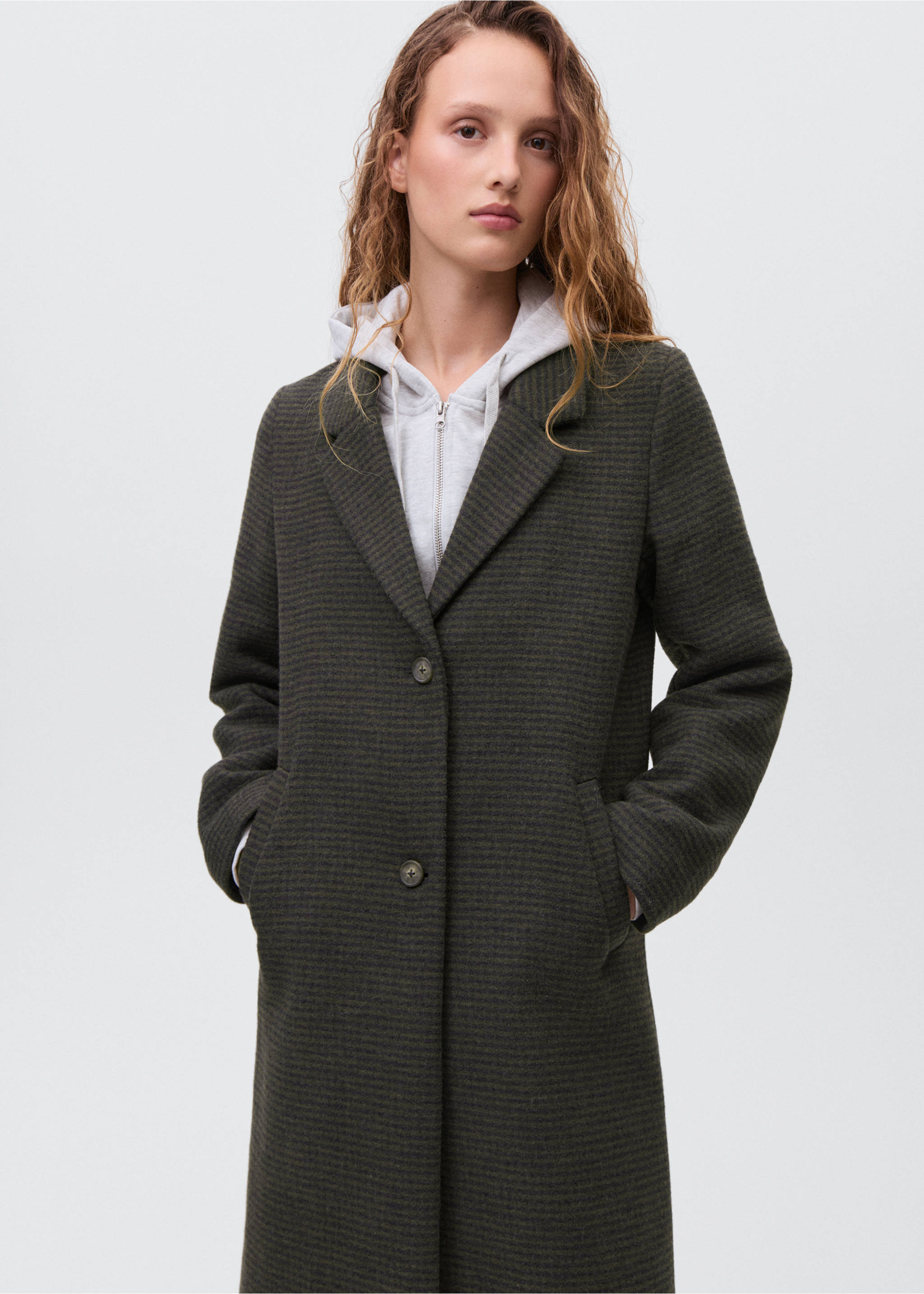 Abric llarg quadres - Pla mig, Gris. Ref: 17087120-00.