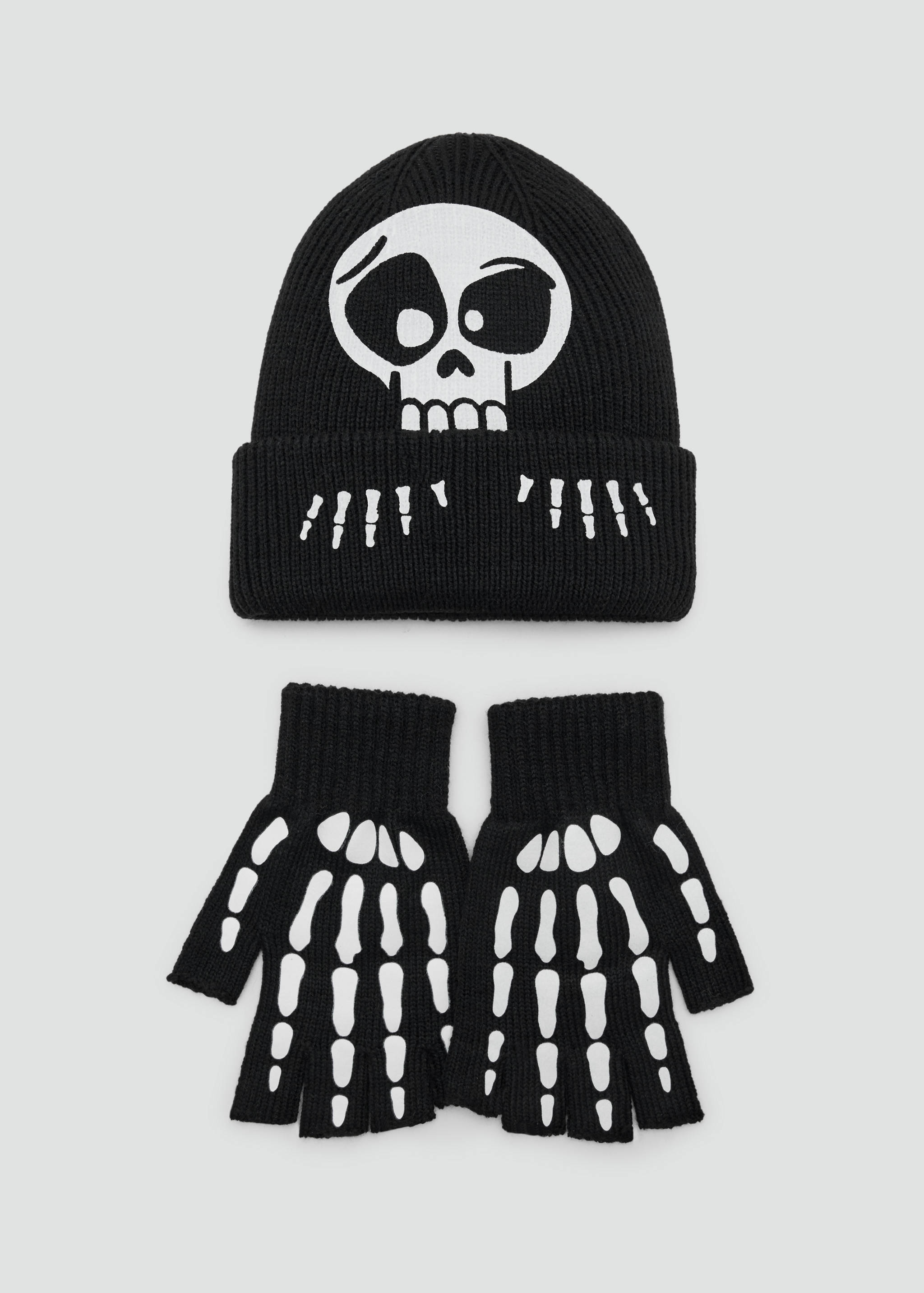 Skeleton mittens - Details of the article 2