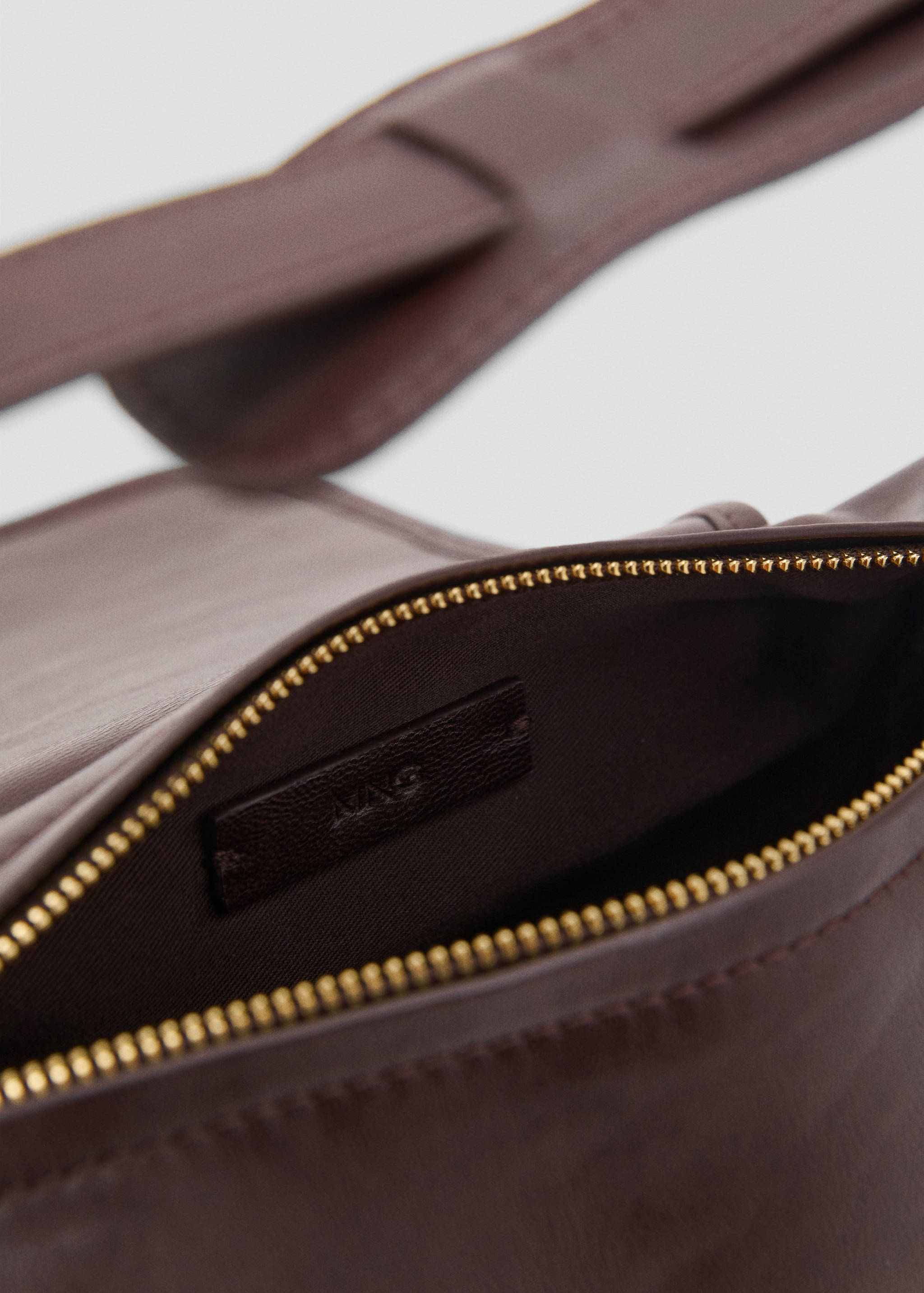 Shoulder bag with pockets - Details of the article 2