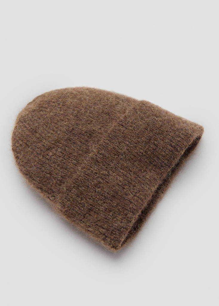 Rib-knit cap — Brown