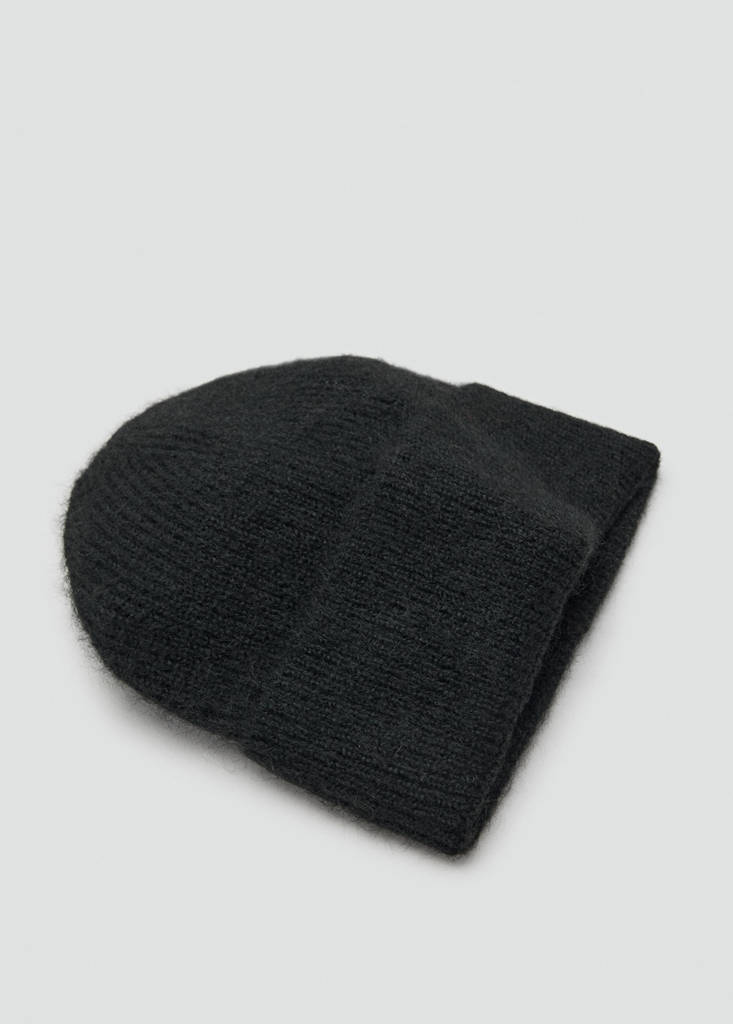 Rib-knit cap — Black