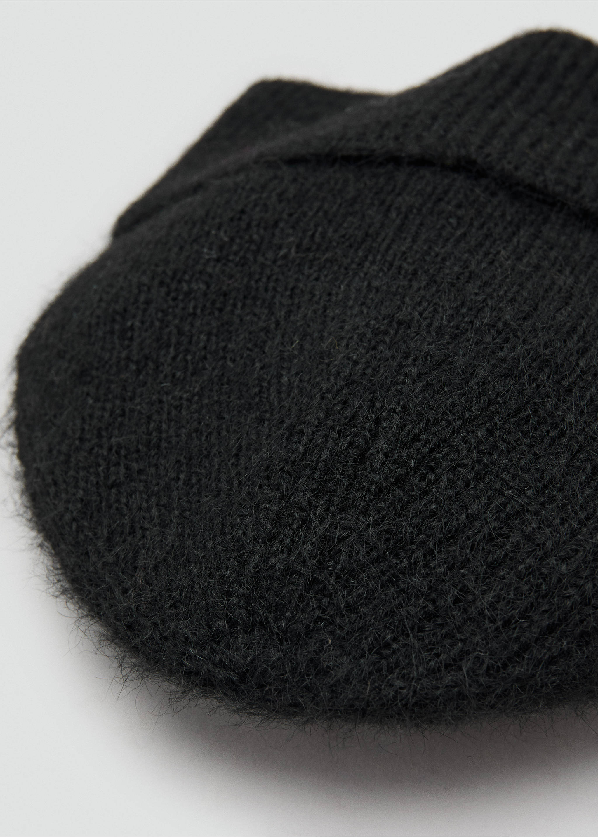 Rib-knit cap - Details of the article 1, Black. Ref: 17087764-00.