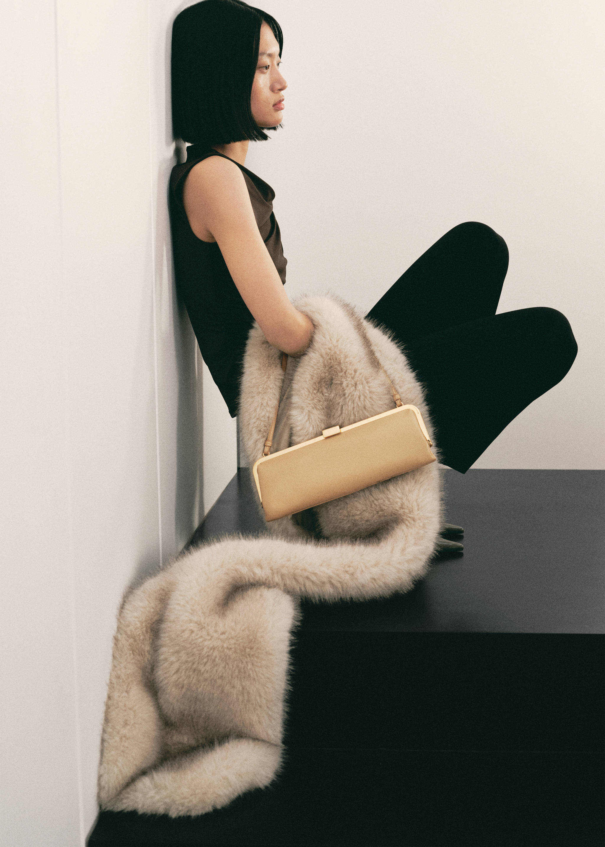 Μεταλλικό τσαντάκι χειρός clutch - Γενικό πλάνο