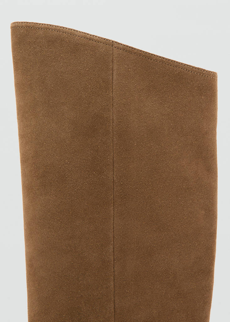 High-leg suede boots — Sand