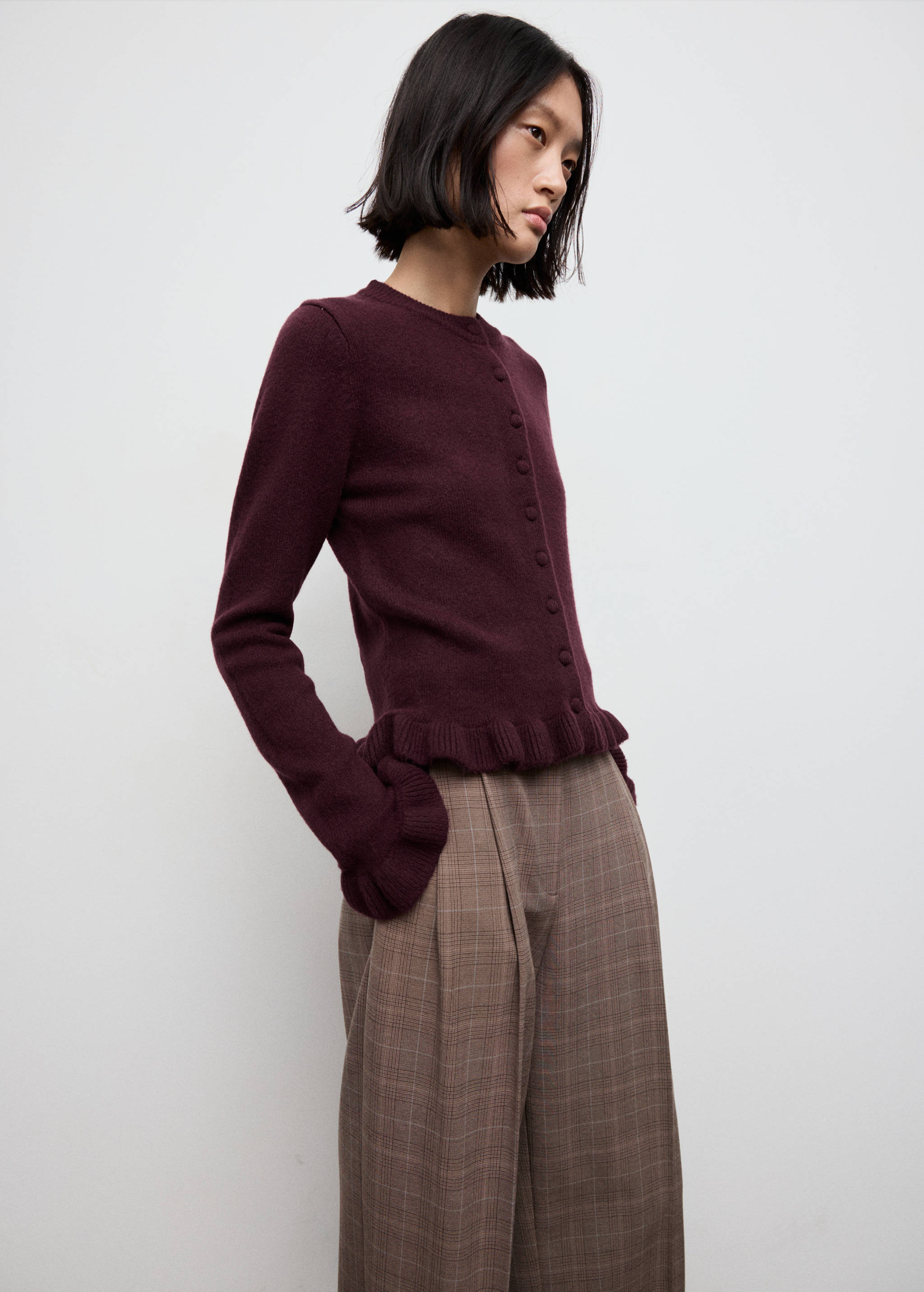 Ruffle  knit cardigan - Medium plane