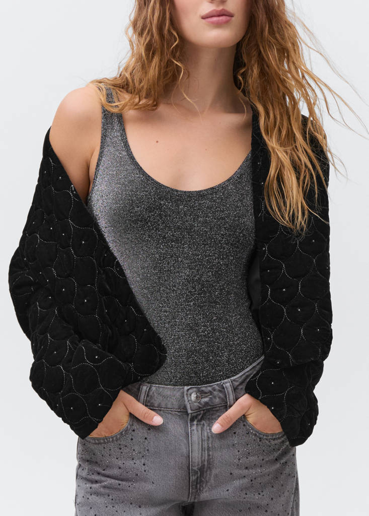 Glossed-effect body — Black