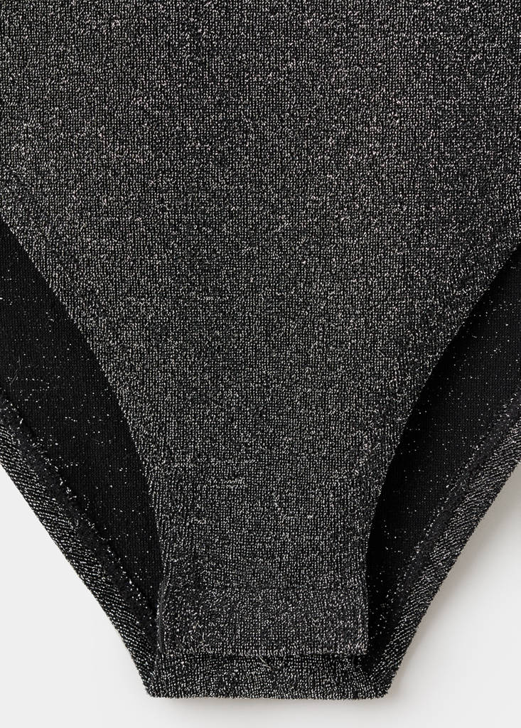 Glossed-effect body — Black