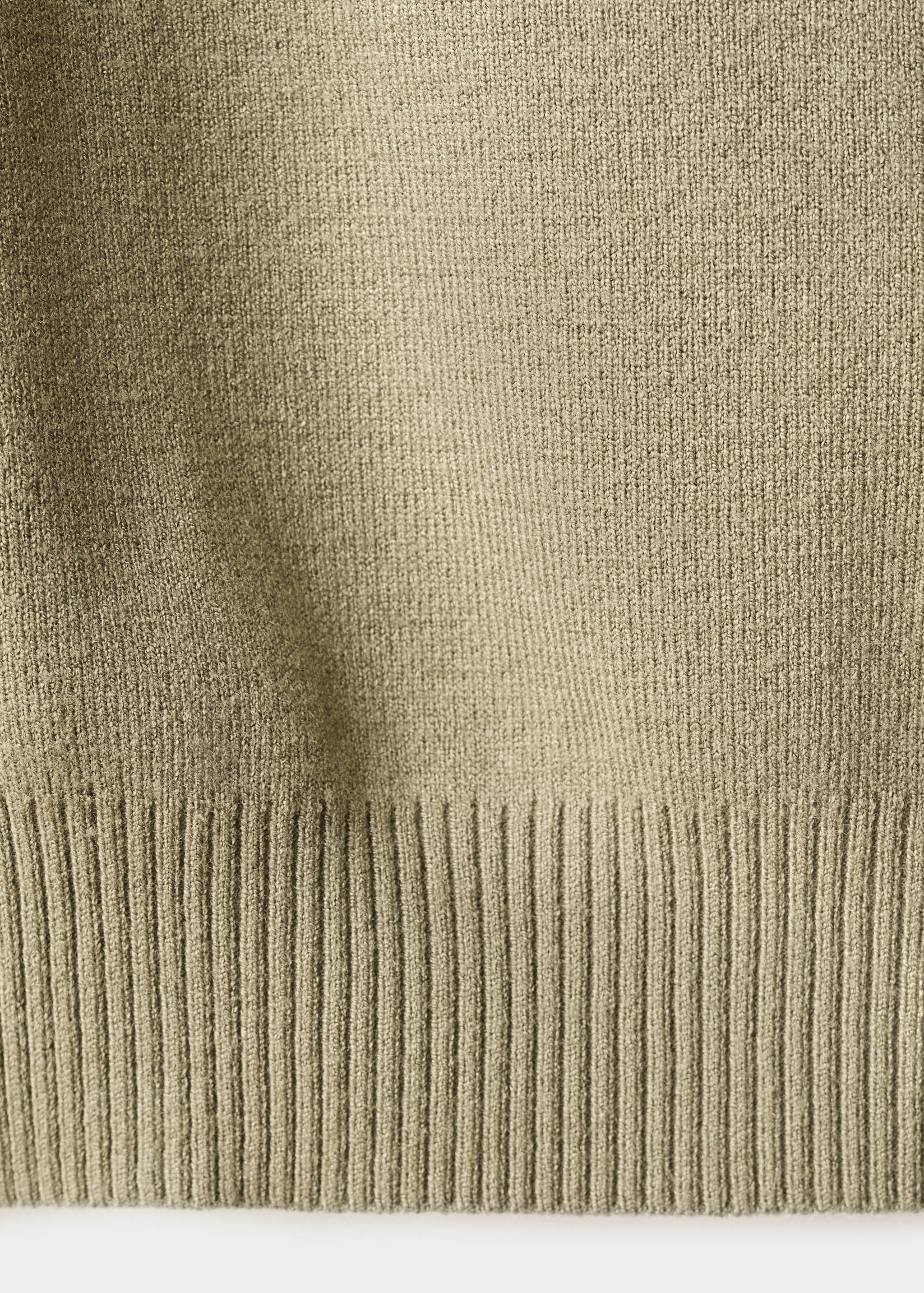 Трикотажный топ на бретелях - Деталь изделия 0