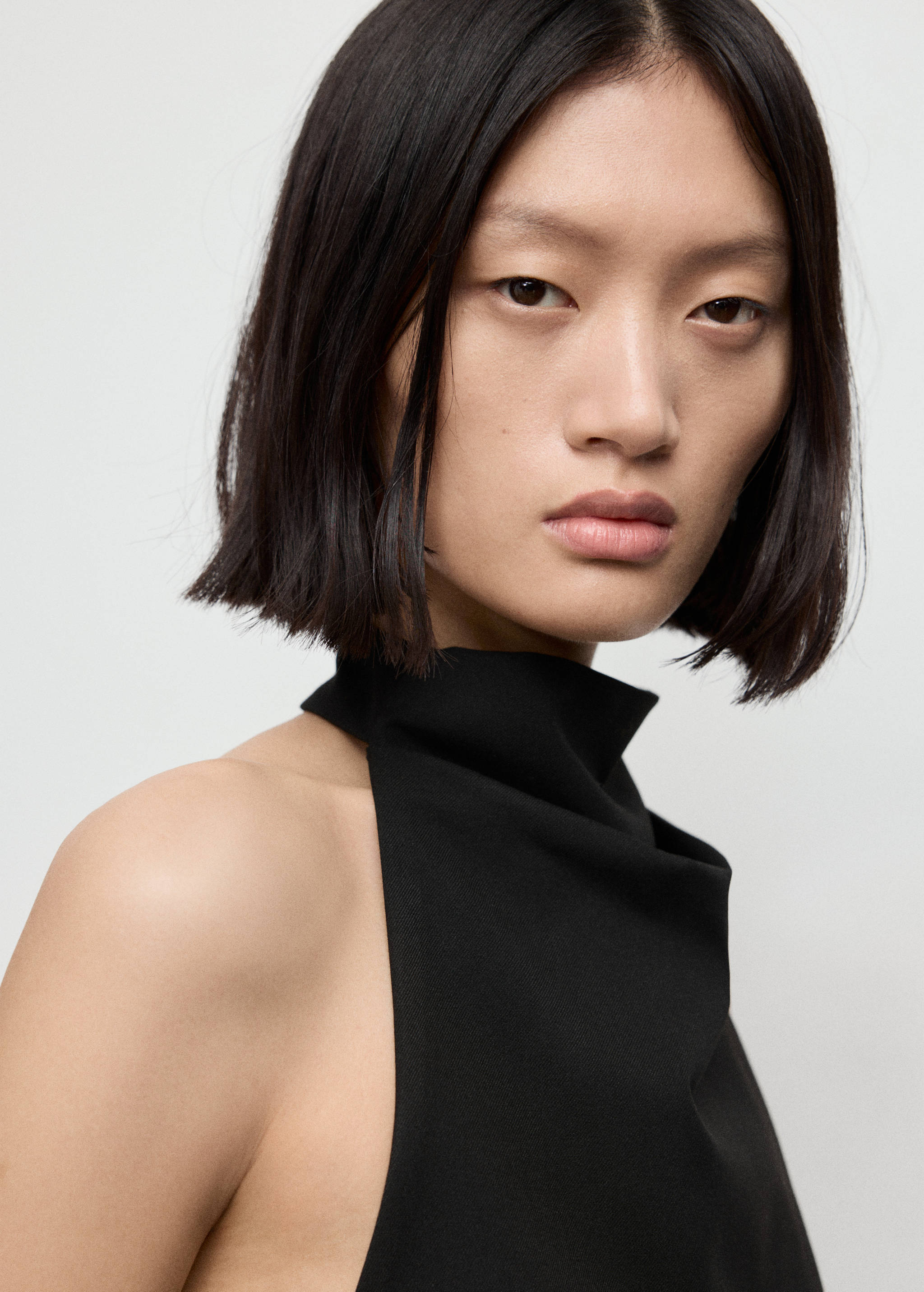 Neckholder-Top mit offenem Rücken - Detail des Artikels 1