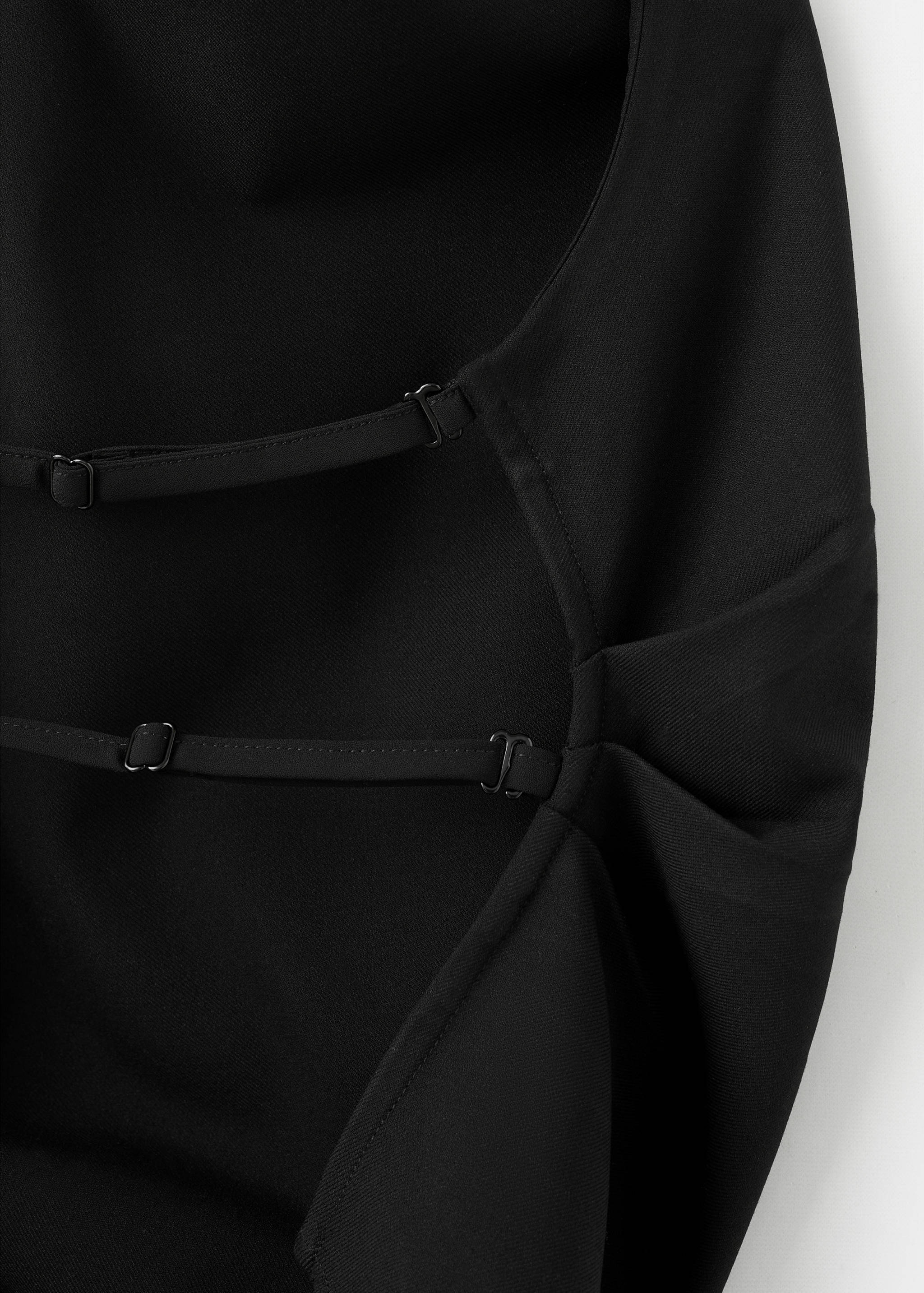 Neckholder-Top mit offenem Rücken - Detail des Artikels 0