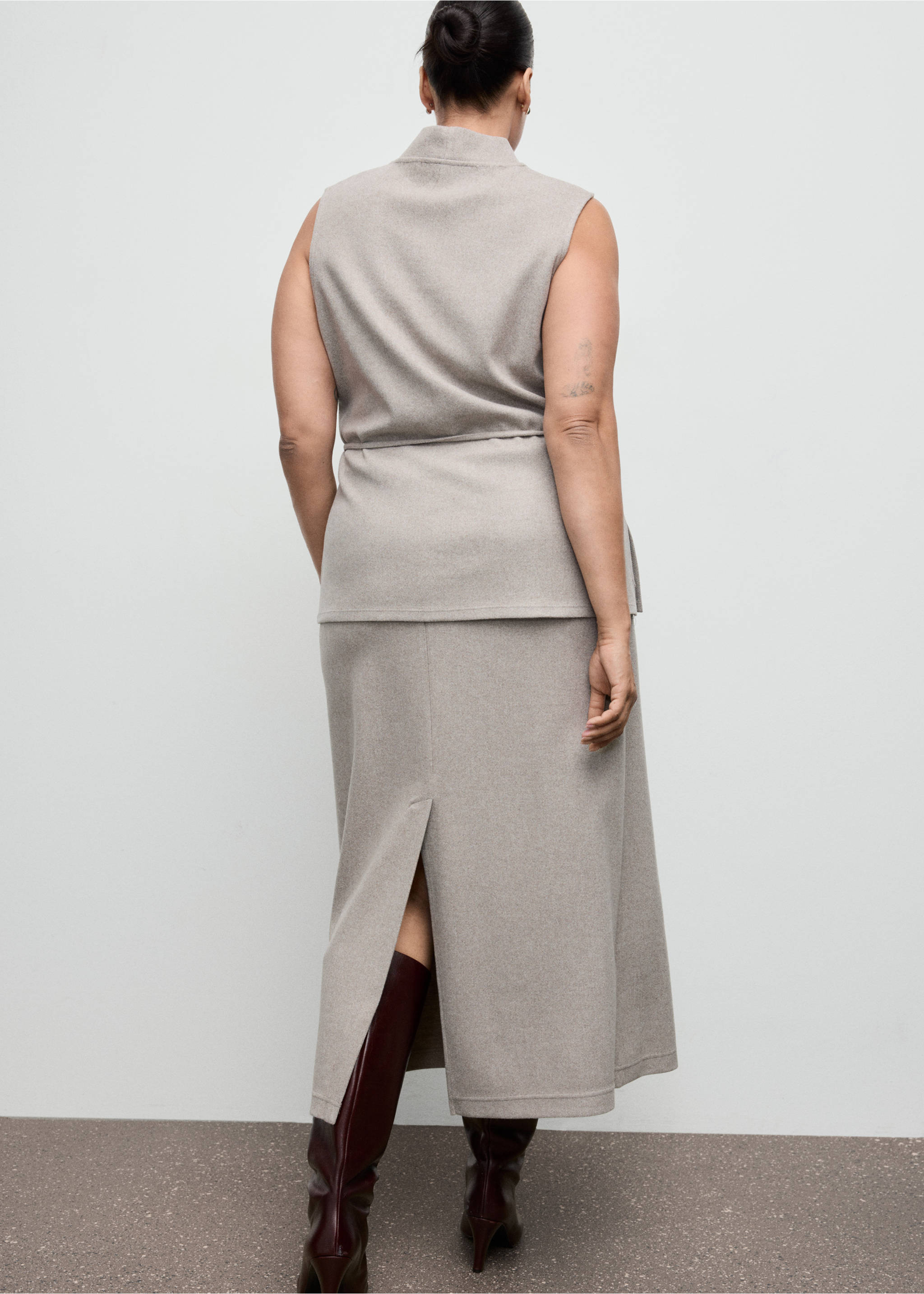 Long skirt with elastic waist - Details of the article 4, Medium Brown. Ref: 17087802-00.