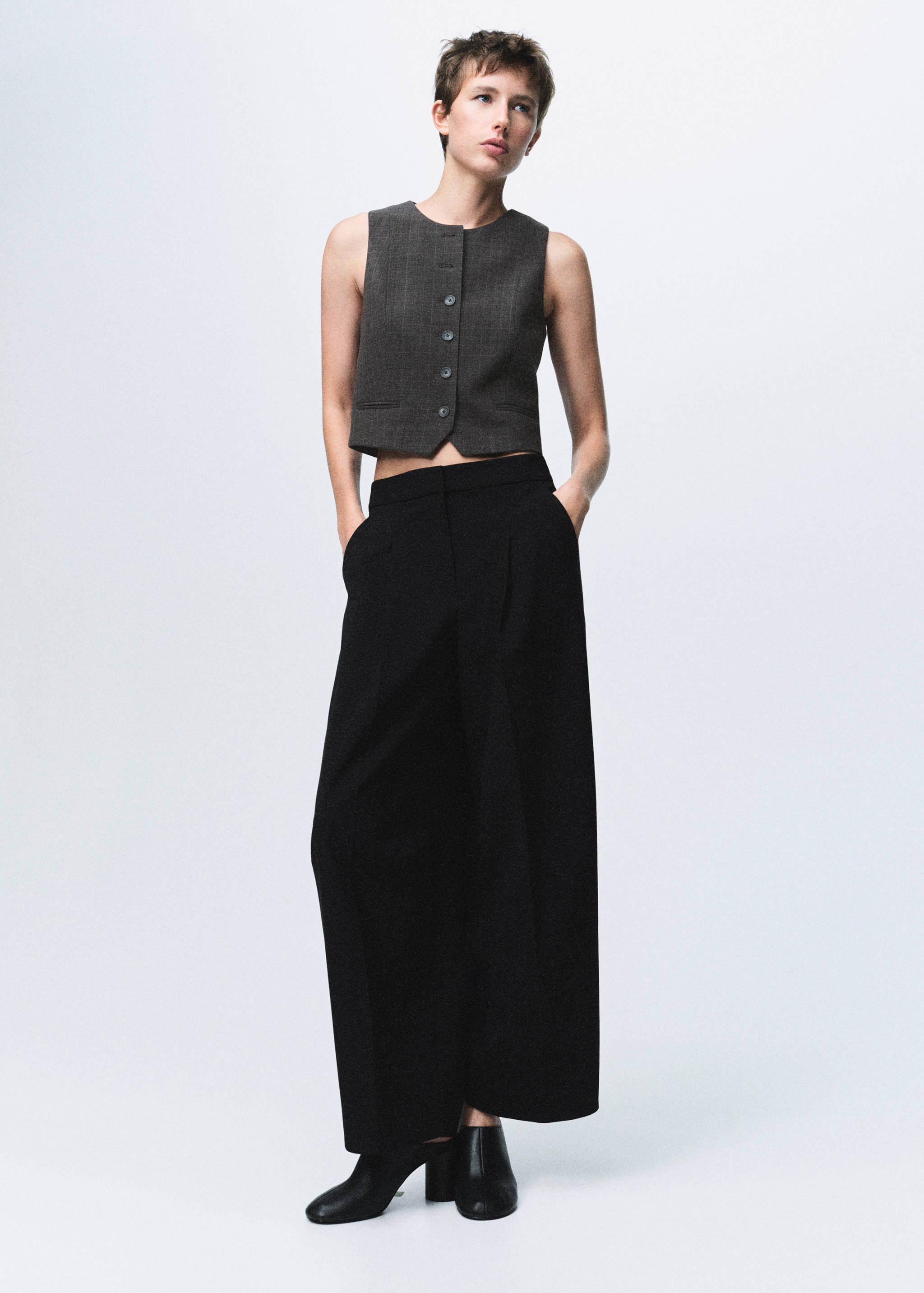 Check suit waistcoat - Details of the article 2