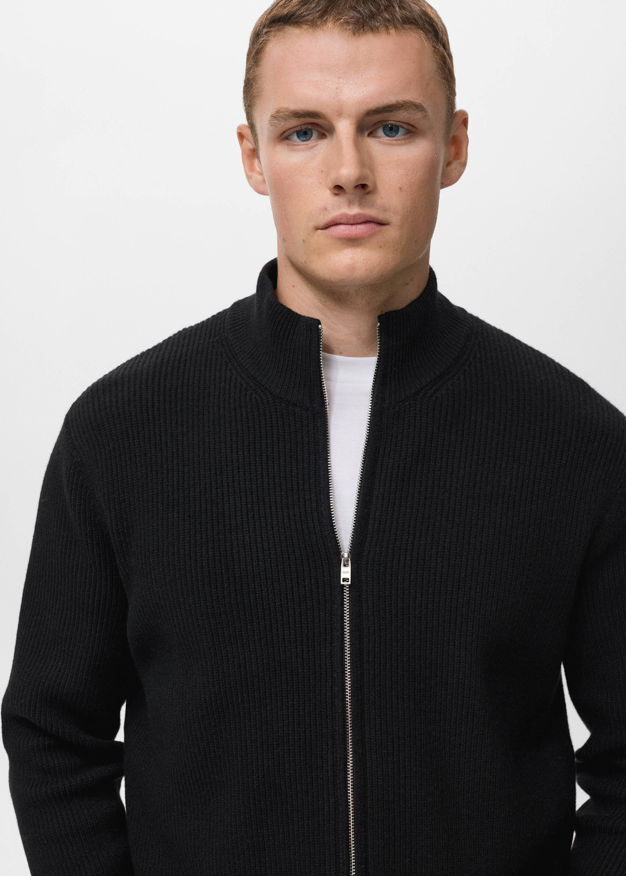 Ribbed-knit cardigan with zipper - Details of the article 1