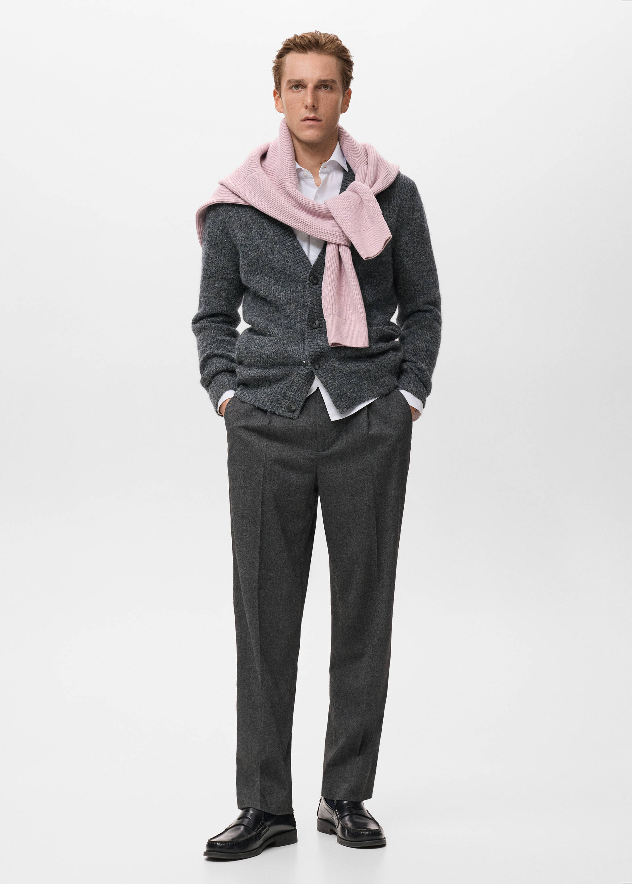 Knitted button cardigan - General plane