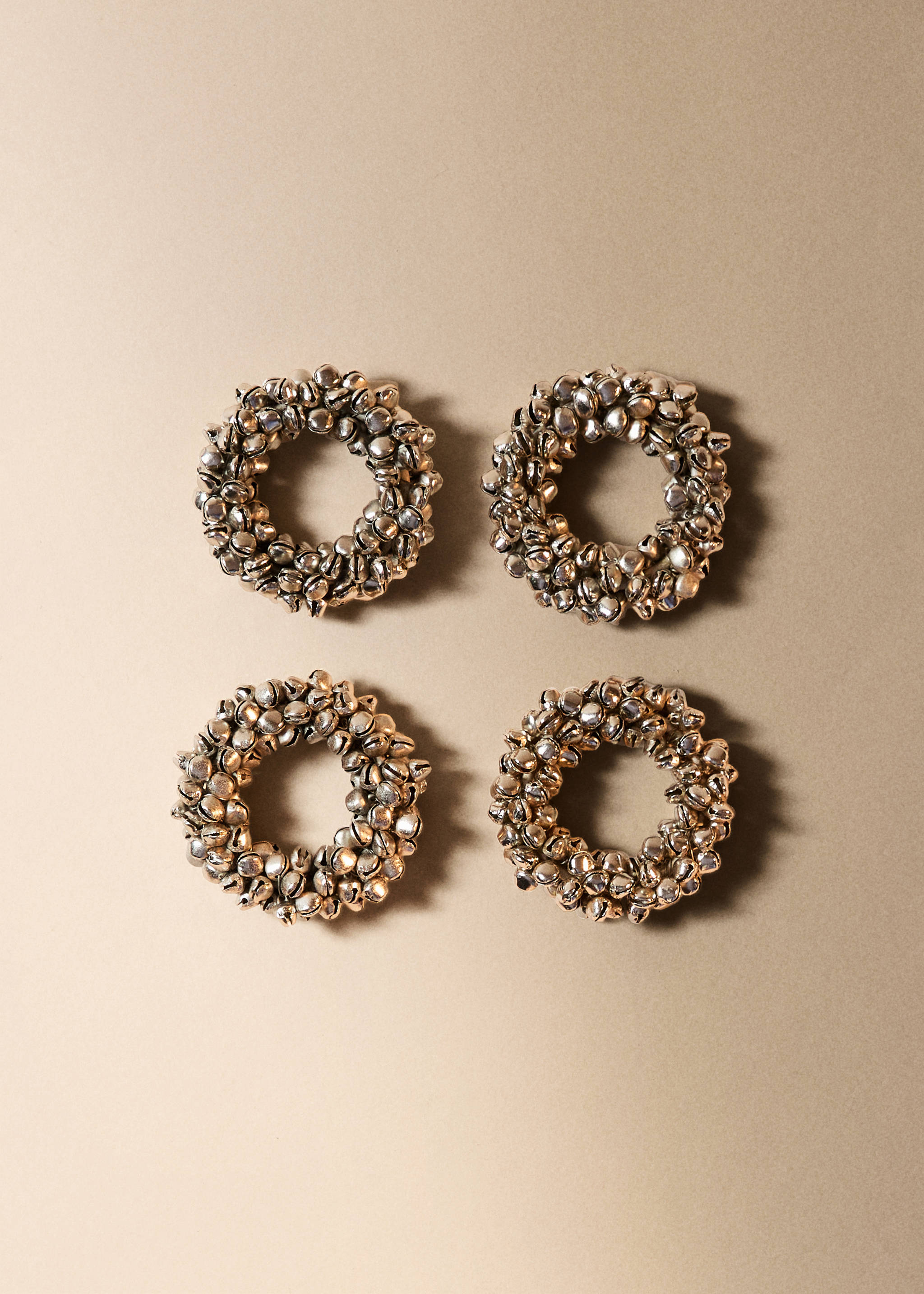Napkin rings with bell ornaments - General plane