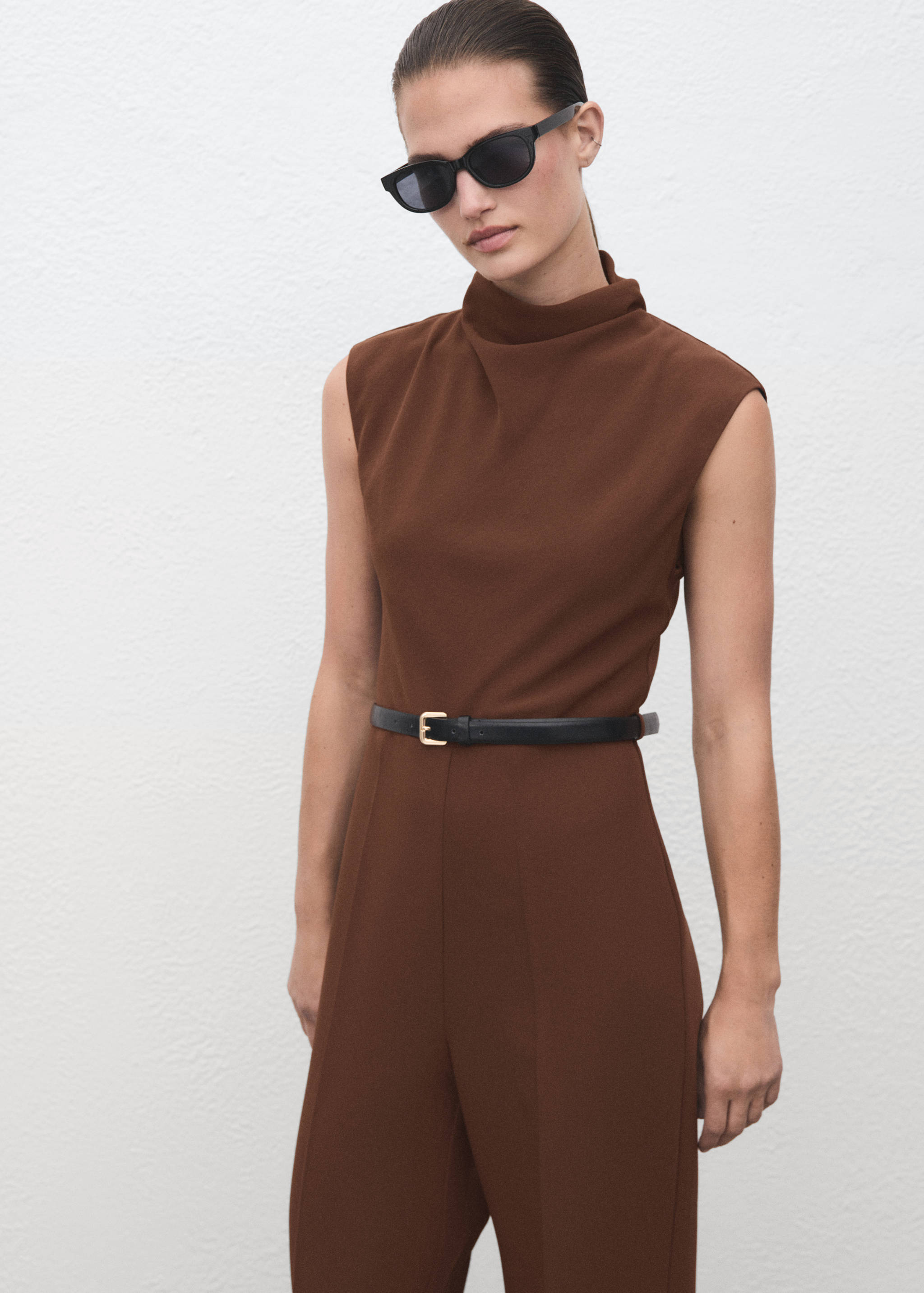 Jumpsuit with draped neck and belt - Medium plane
