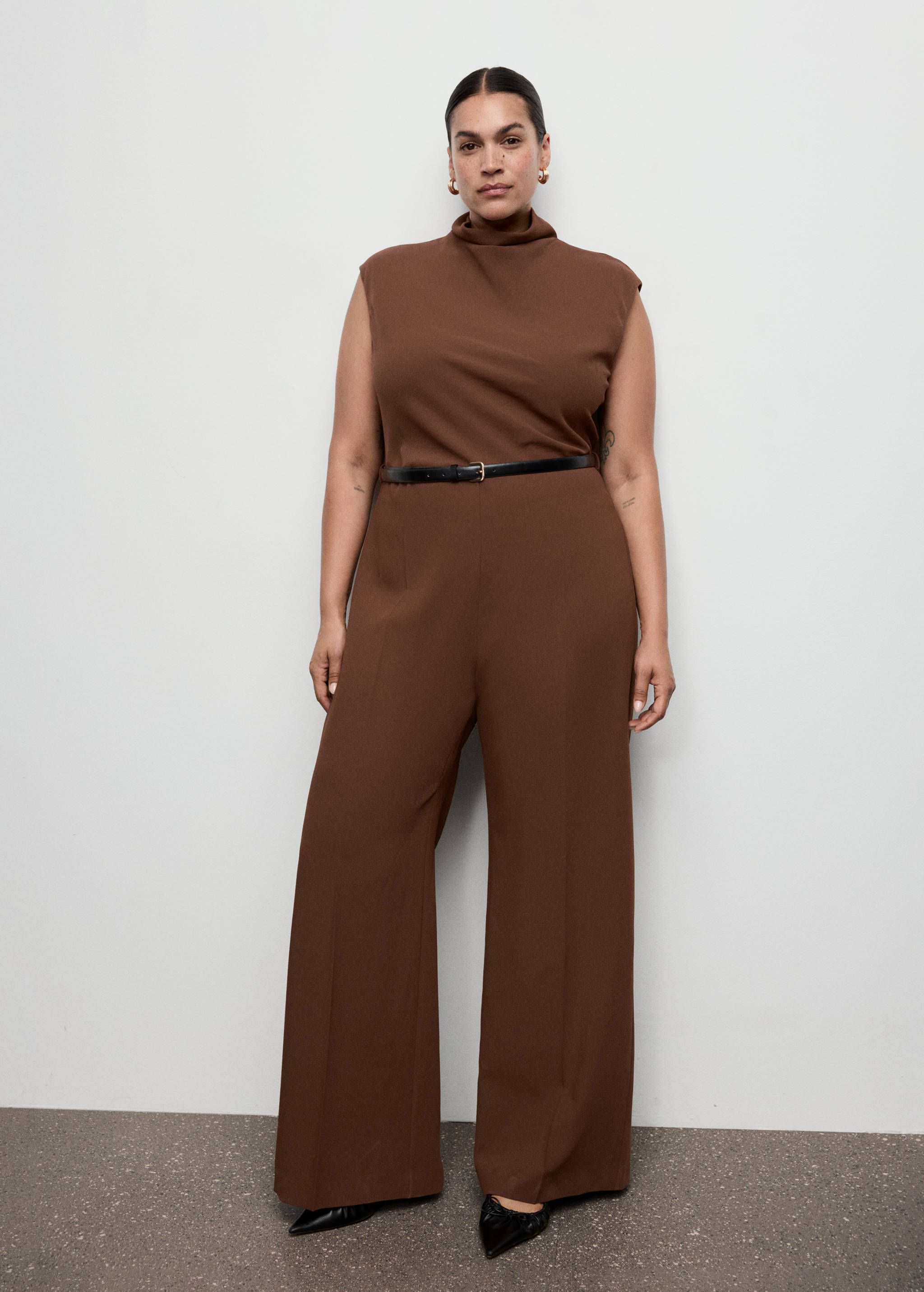 Jumpsuit with draped neck and belt - Details of the article 3