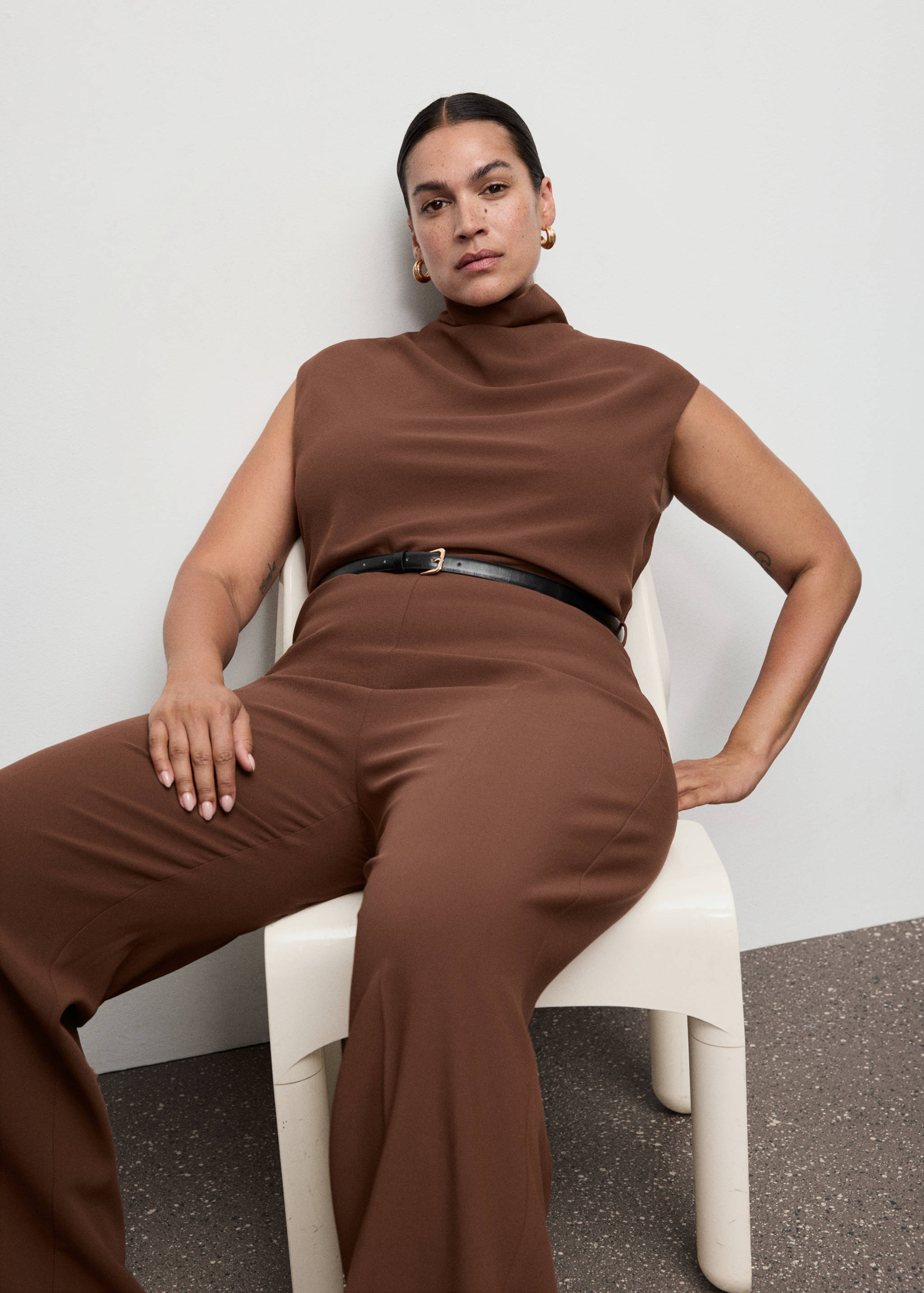Jumpsuit with draped neck and belt - Details of the article 5