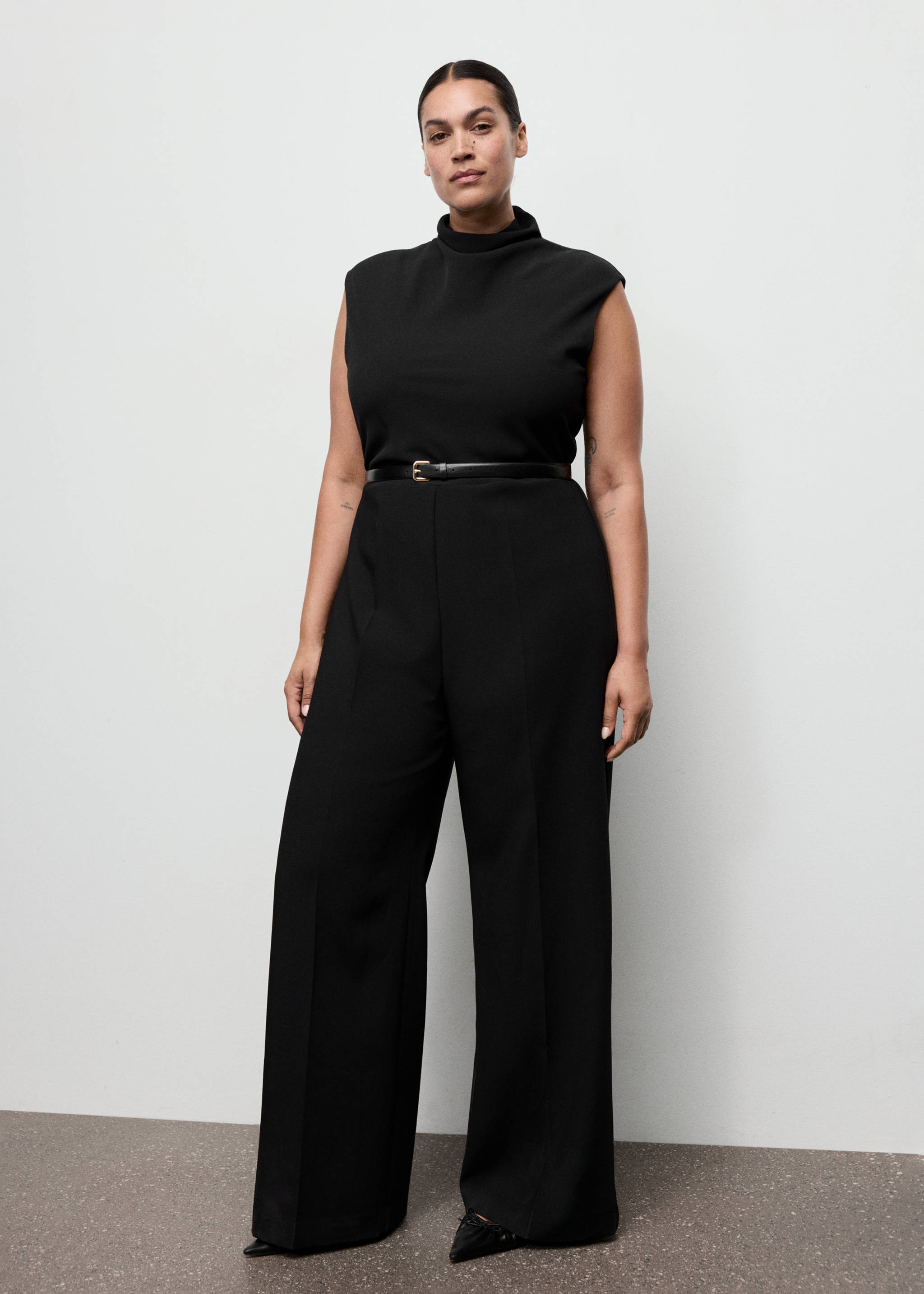 Jumpsuit with draped neck and belt - Details of the article 3