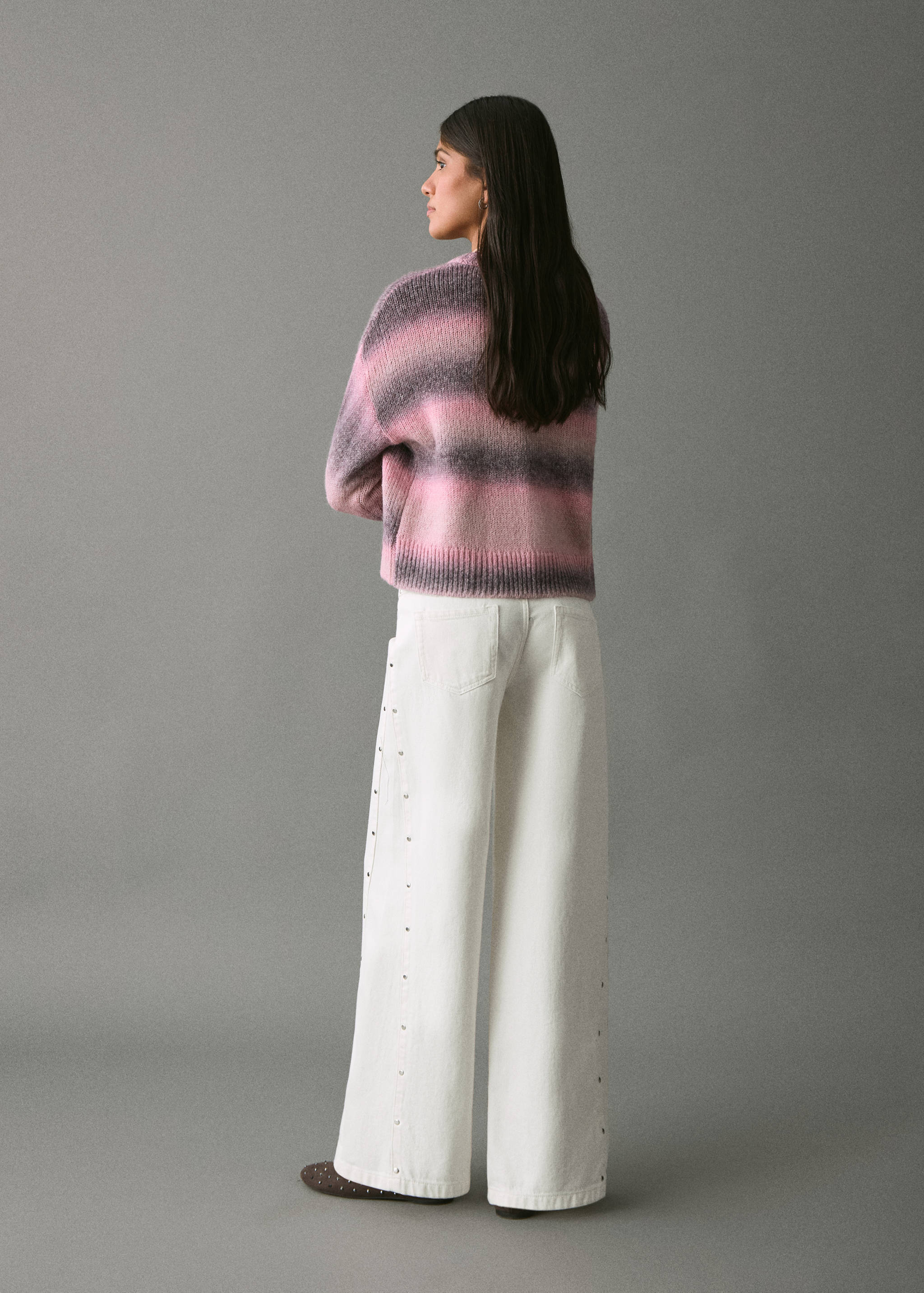 Wide leg jeans with studs - Reverse of the article