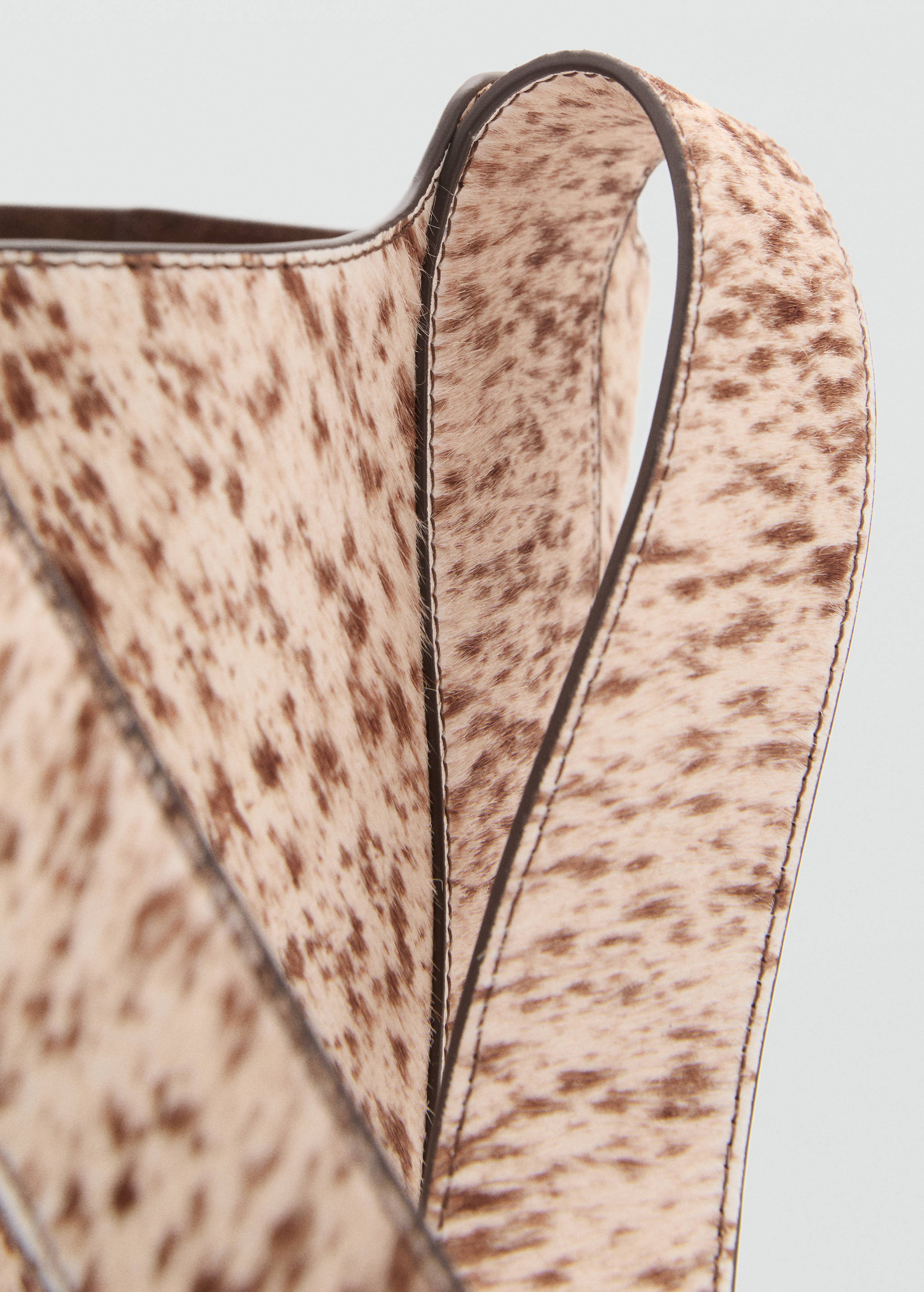 Leather and fur bucket bag - Details of the article 4