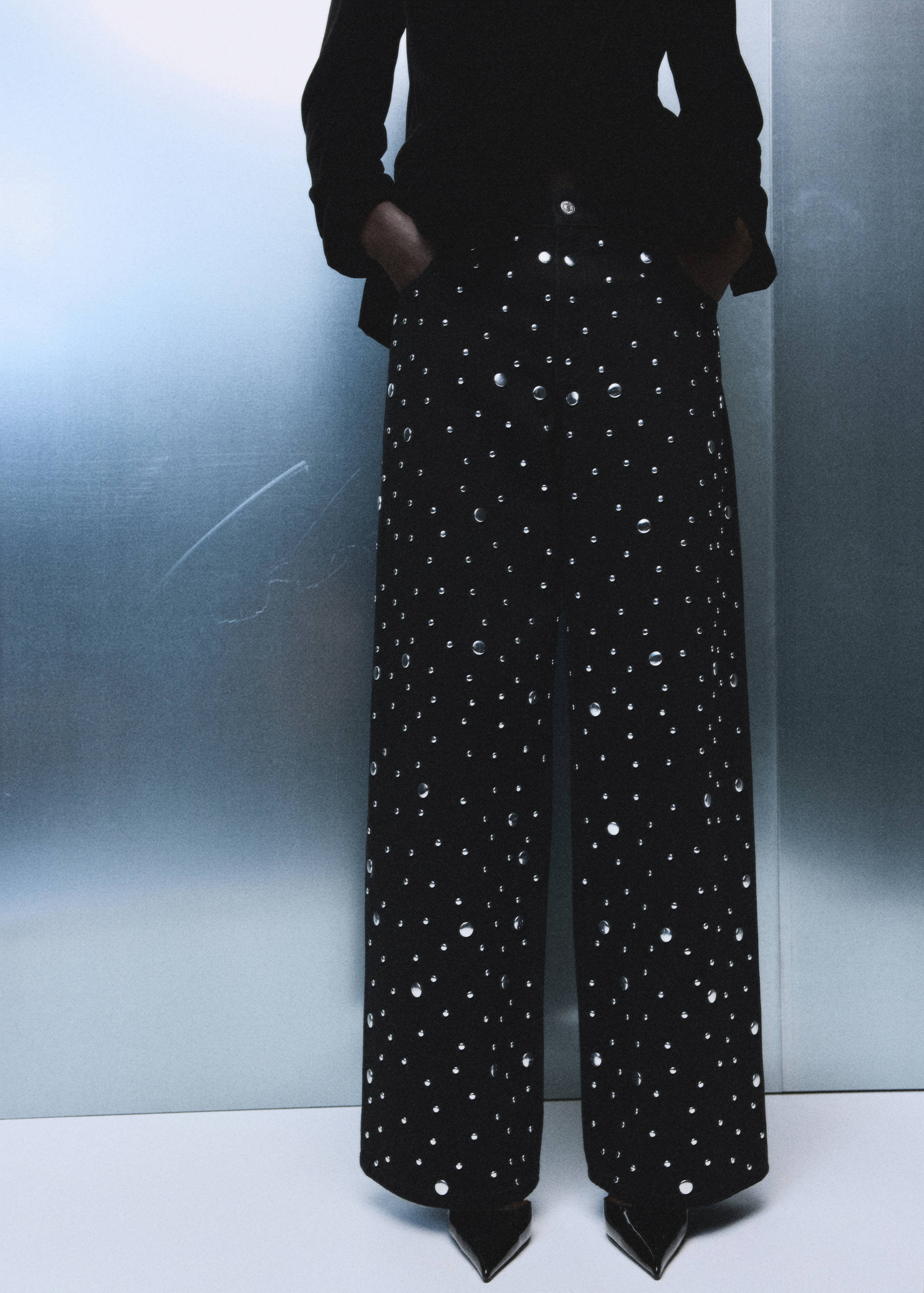 Straight-fit jeans with studs - Medium plane