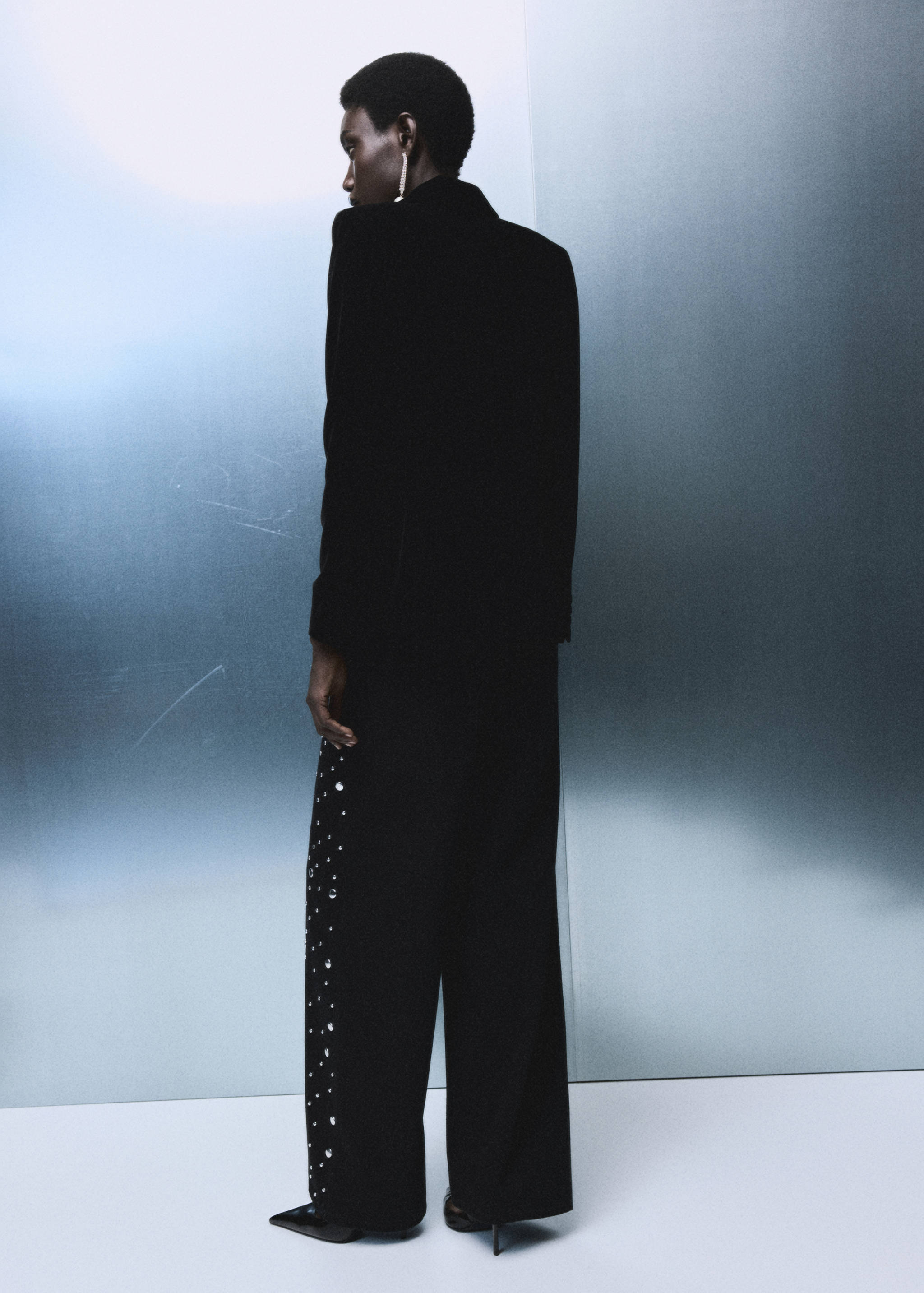 Straight-fit jeans with studs - Reverse of the article