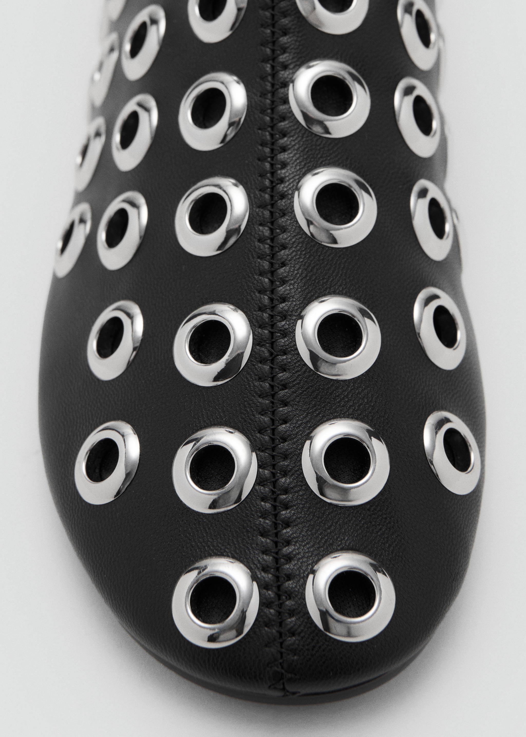 Faux-leather ankle boots with eyelets - Details of the article 3