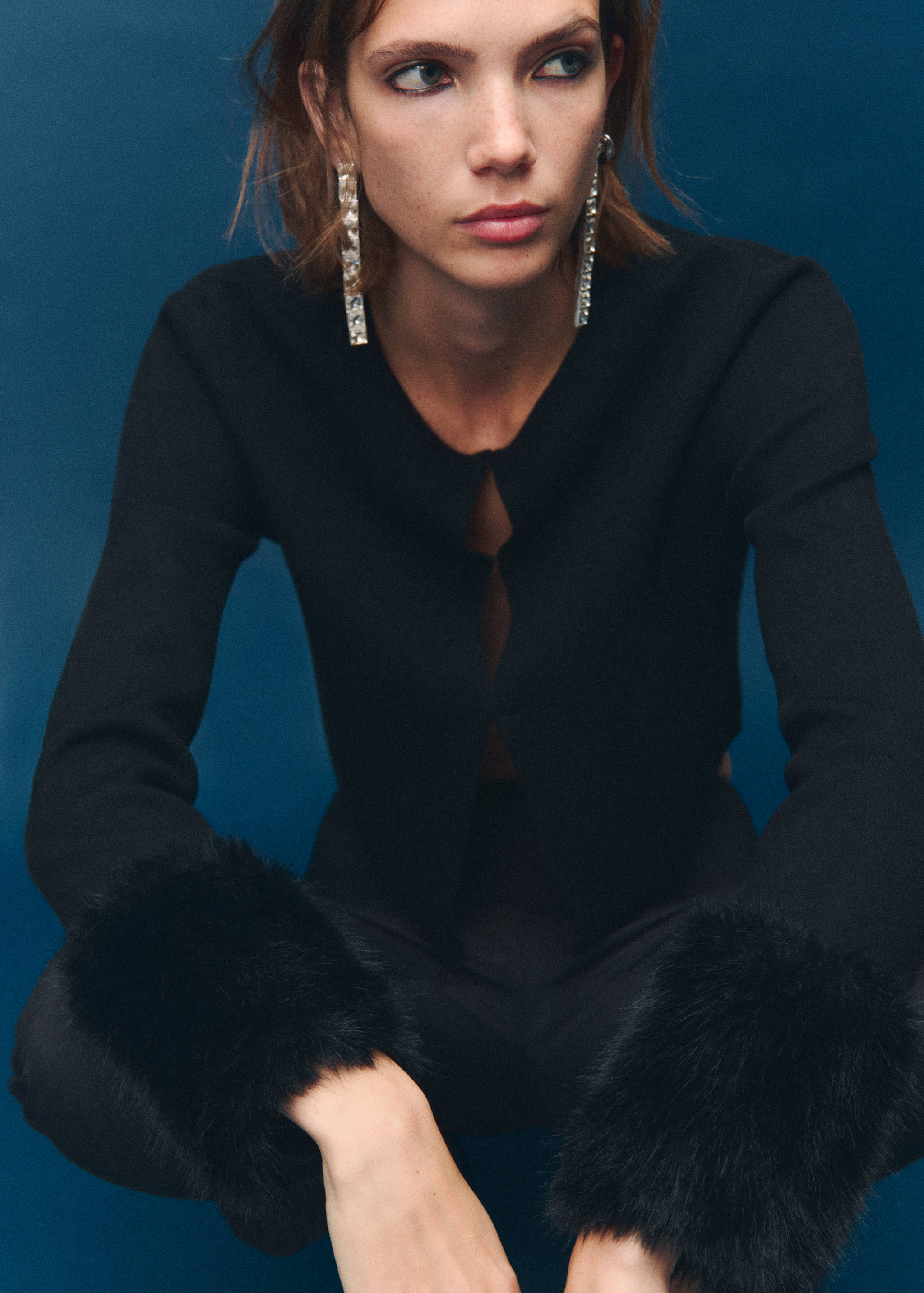 Cardigan with faux-fur cuffs - Details of the article 2